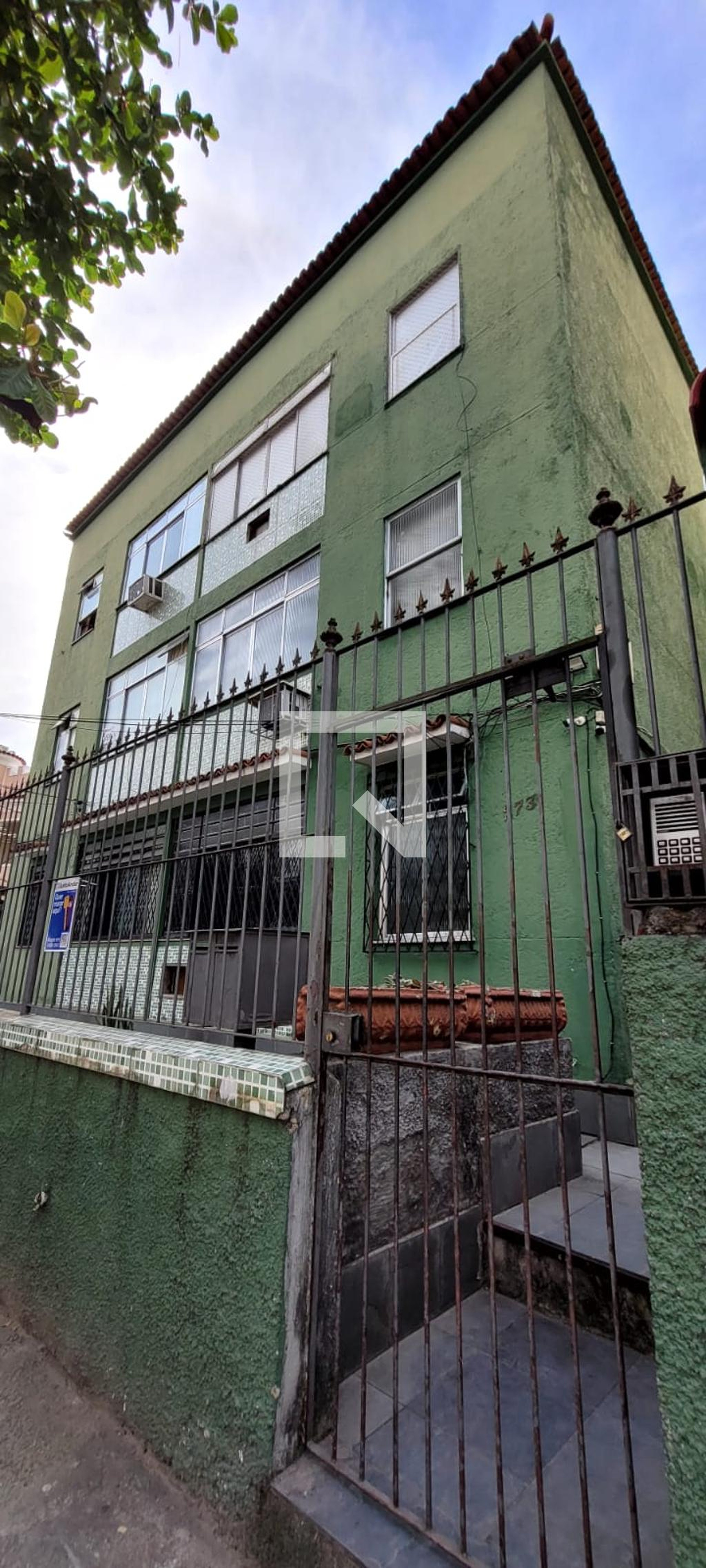 Fachada Condomínio em Rua Ana Teles, 273