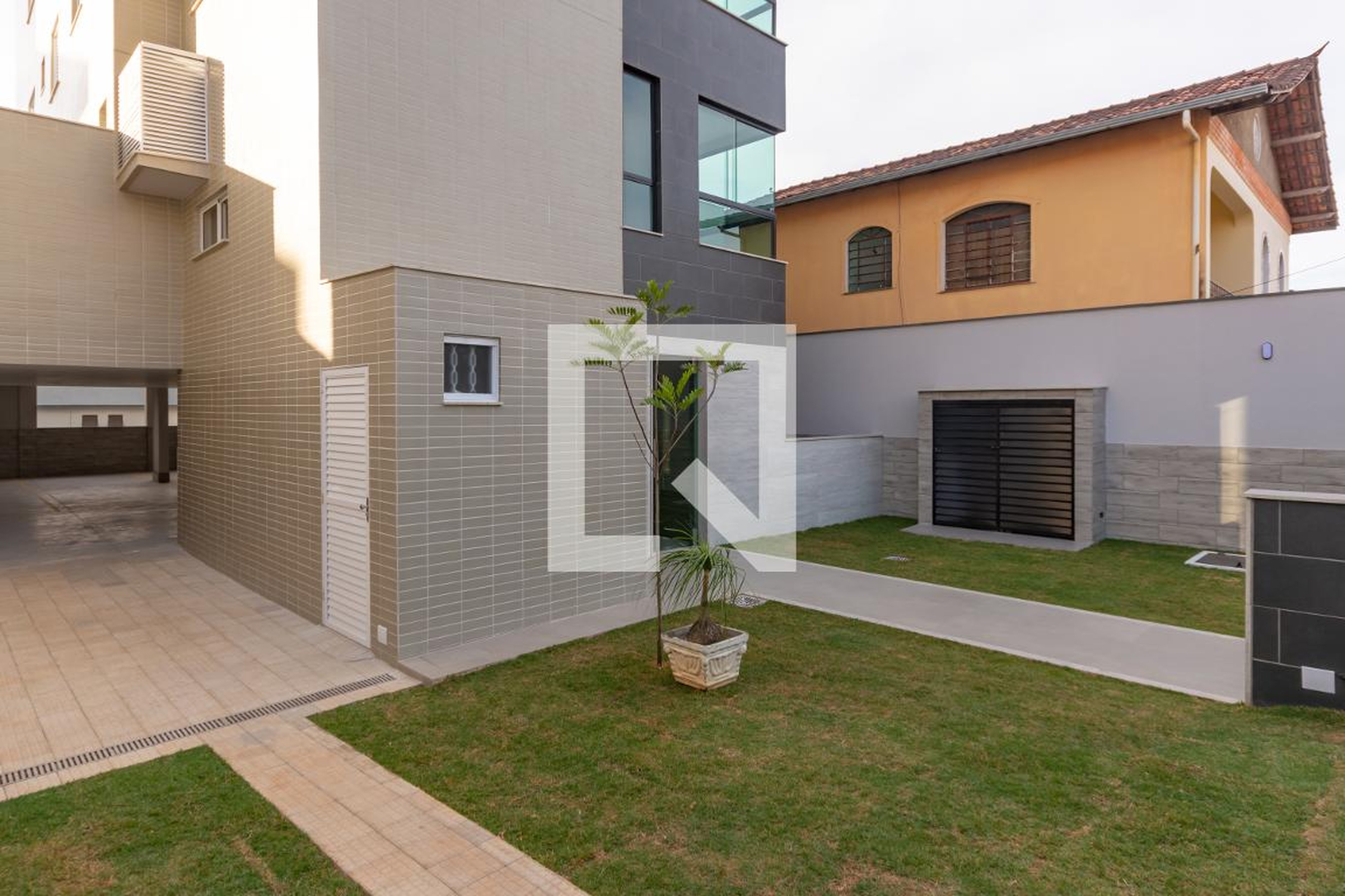 Entrada Condomínio em Rua Hélia Ricaldoni de Freitas, 580