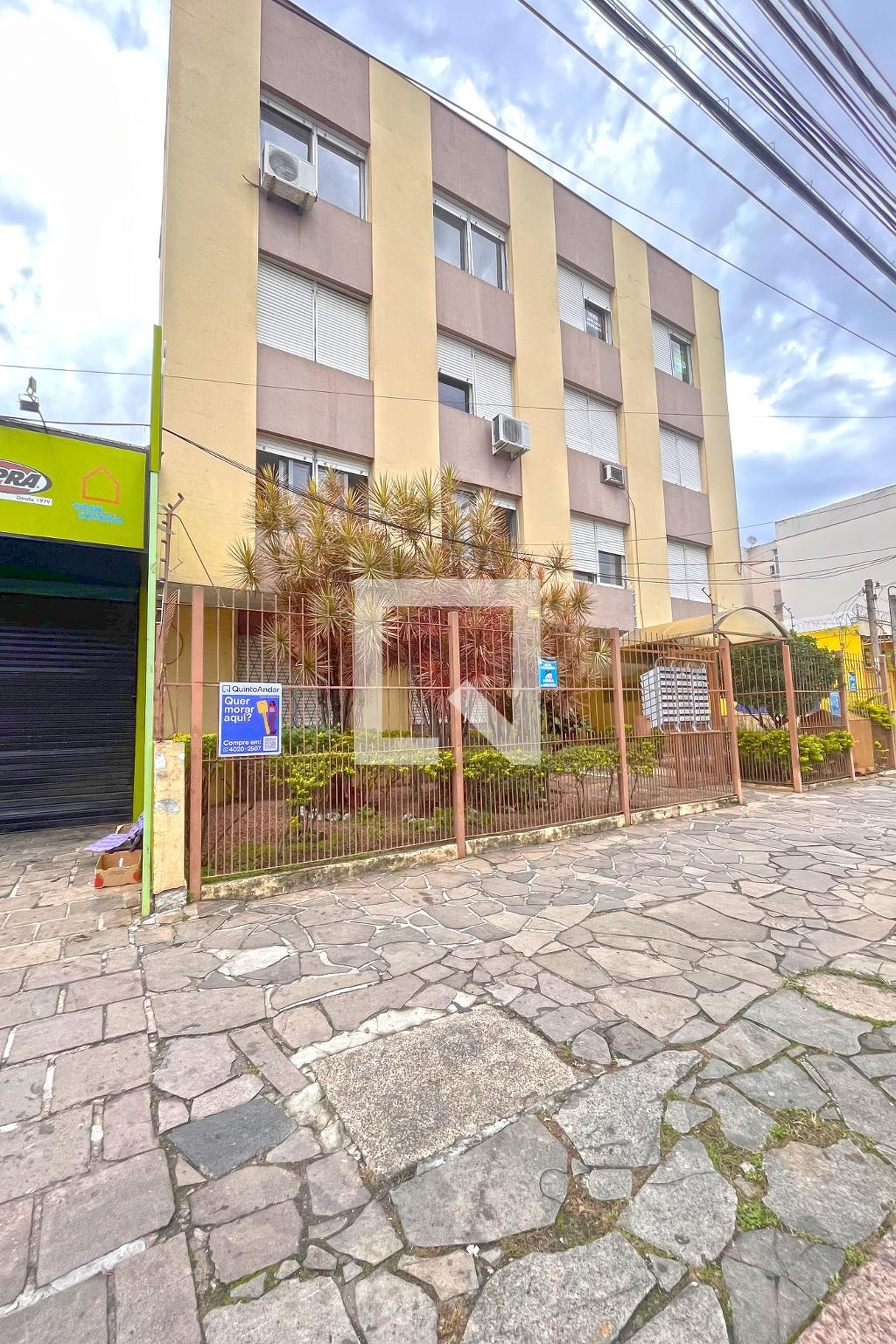 Fachada Condomínio em Rua Barão do Amazonas, 1412