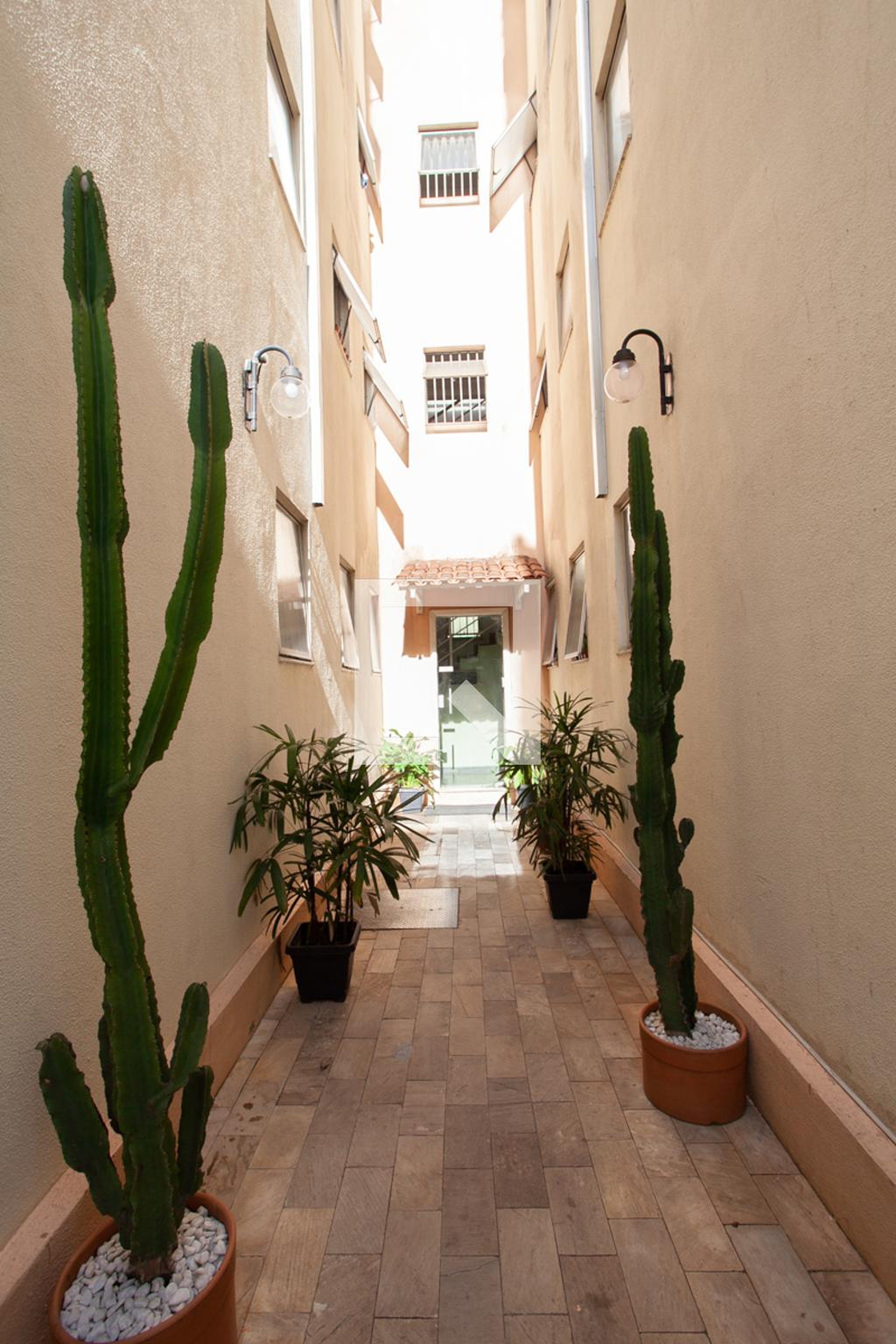 Entrada do Prédio - Cidades Mineiras