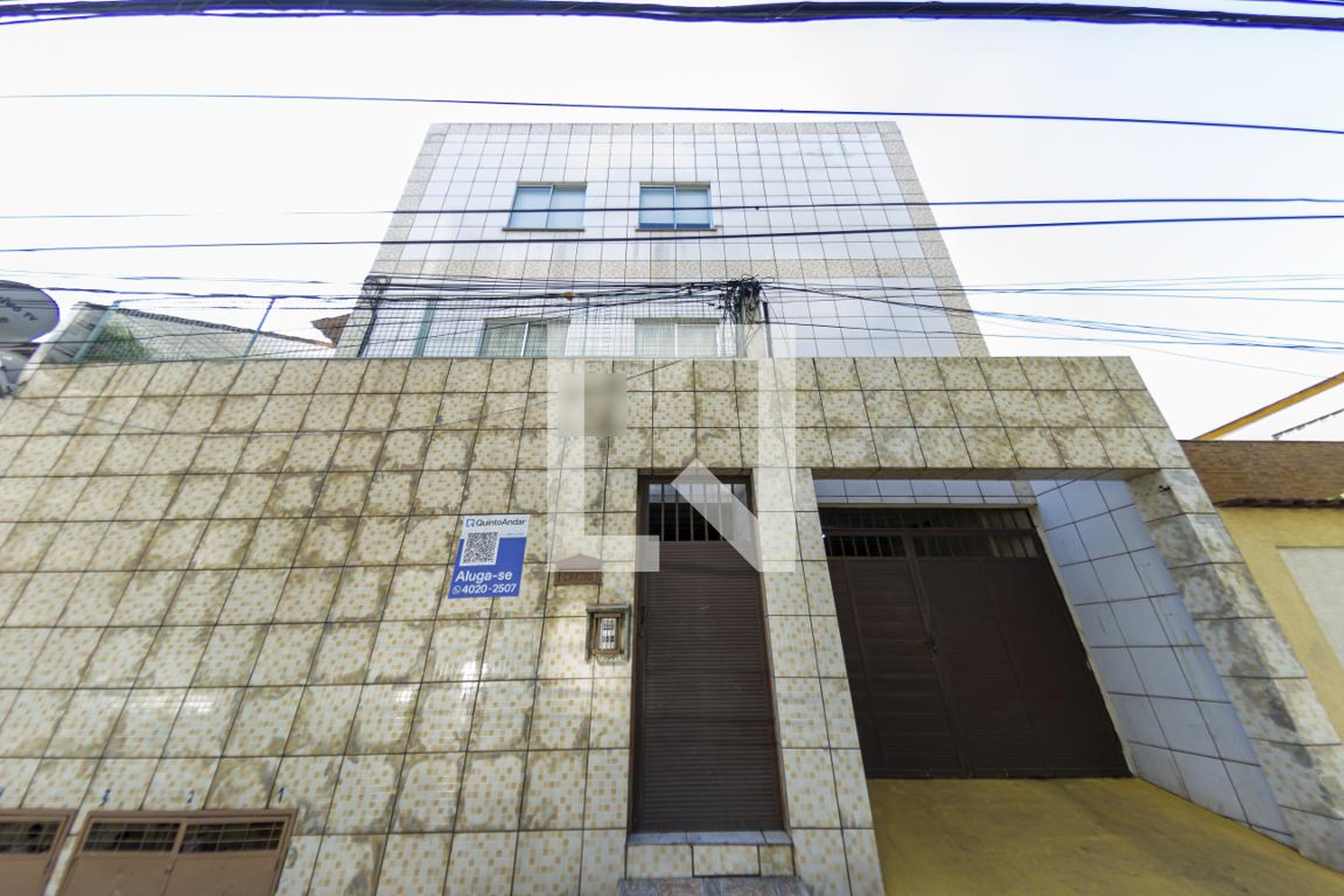 Fachada Condomínio em Rua Emílio Miranda, 178