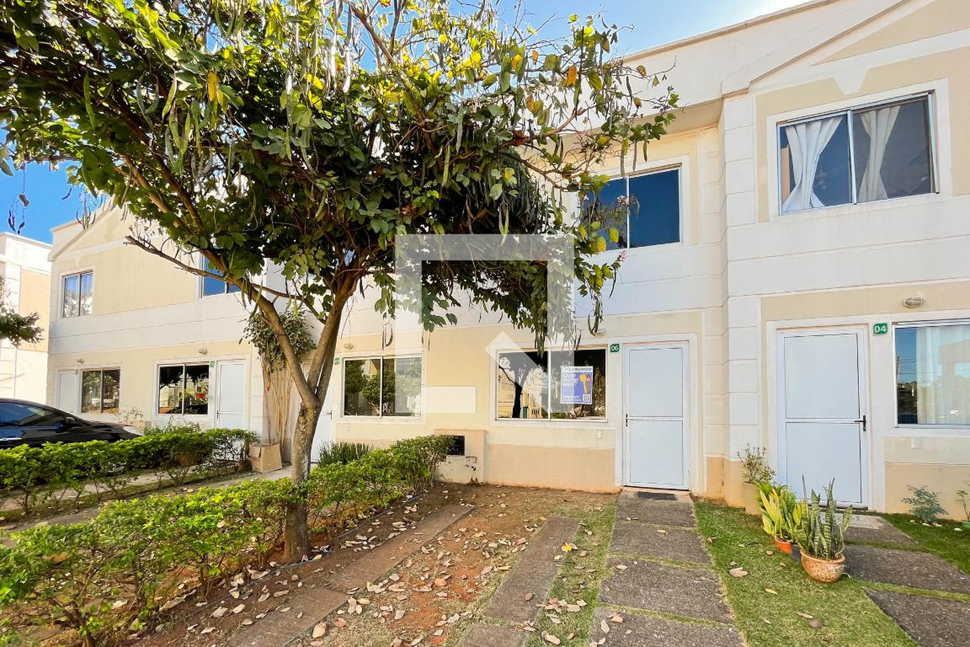 Fachada Condomínio em Rua B, 11