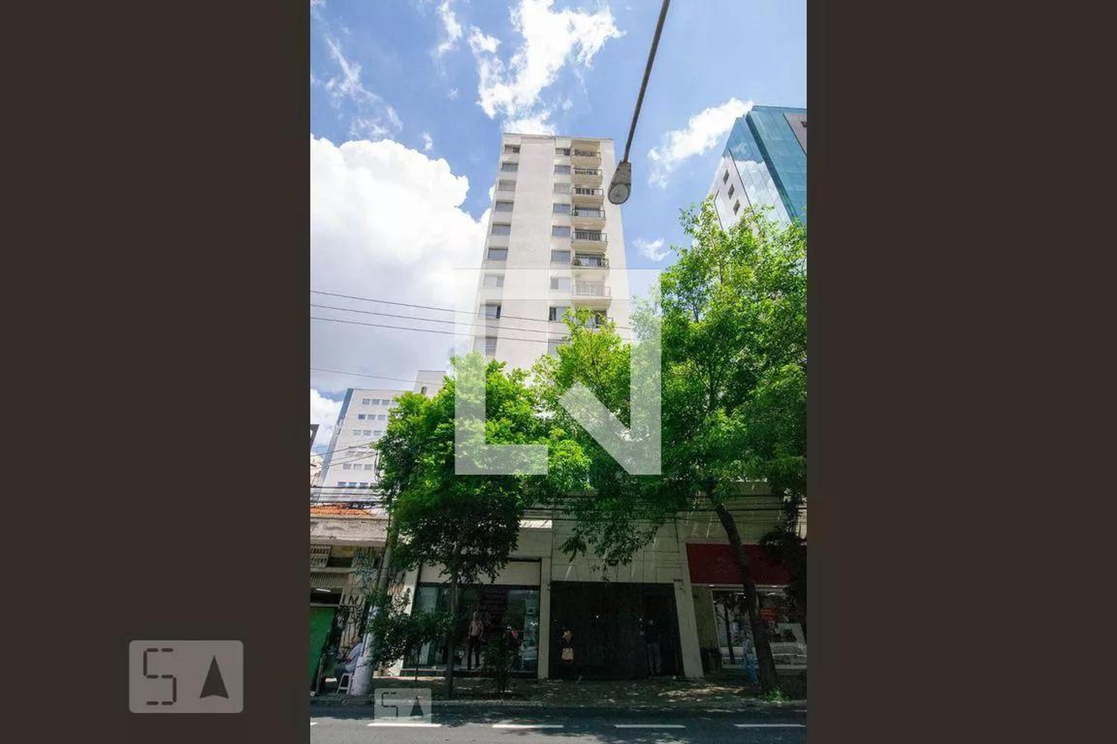 Fachada Condomínio em Rua da Mata, 636