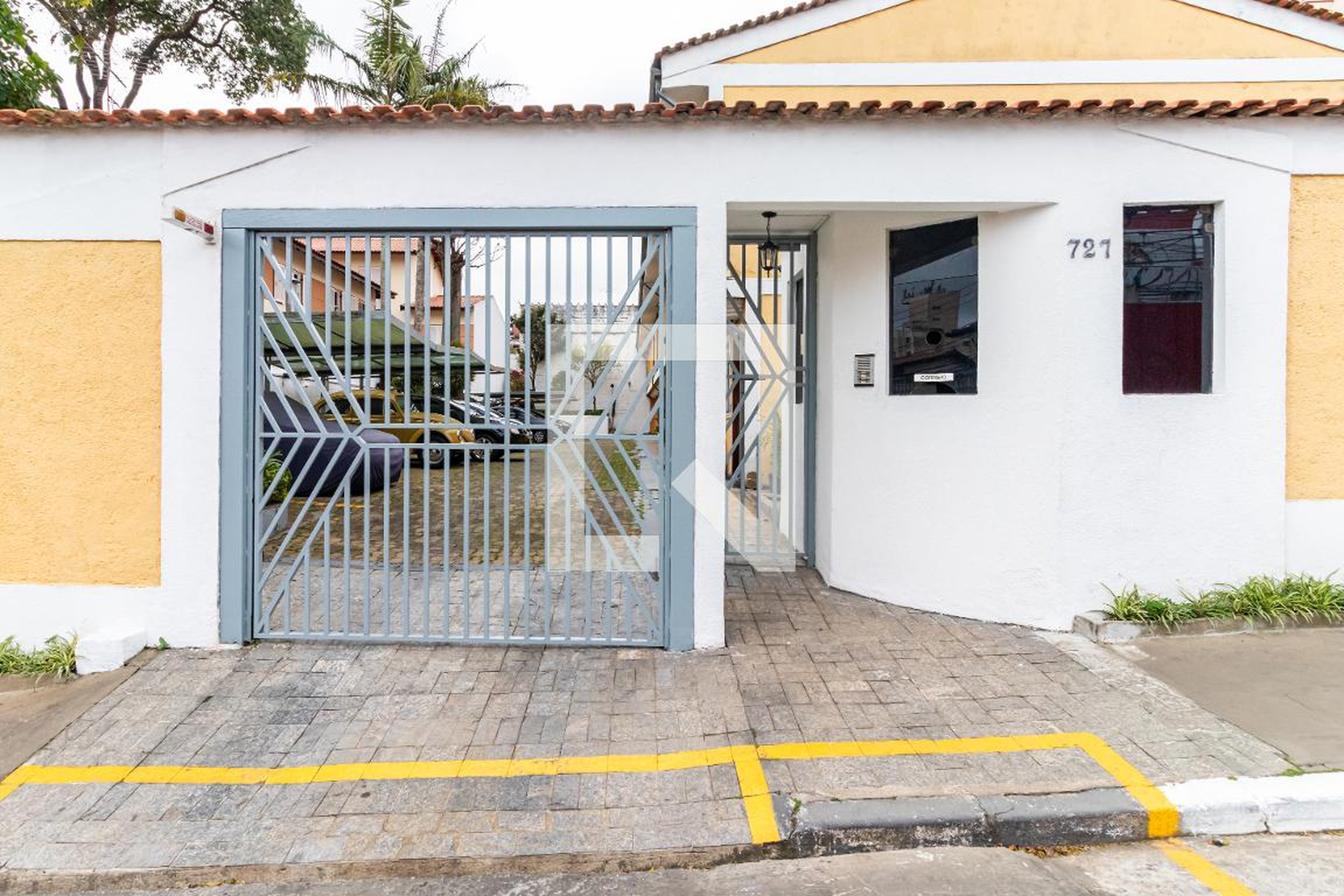 Fachada do Condomínio Condomínio em Rua Orlando Pinto Ribeiro, 727