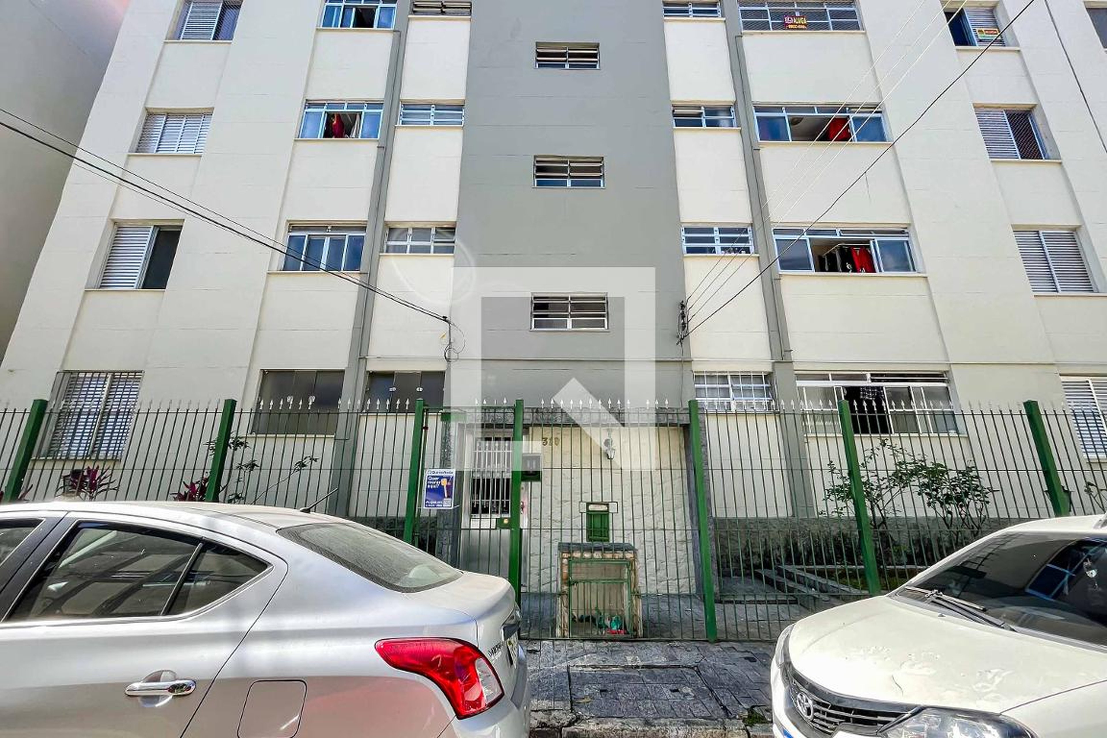 Fachada Condomínio em Rua Doutor Domingos Guedes Cabral, 310