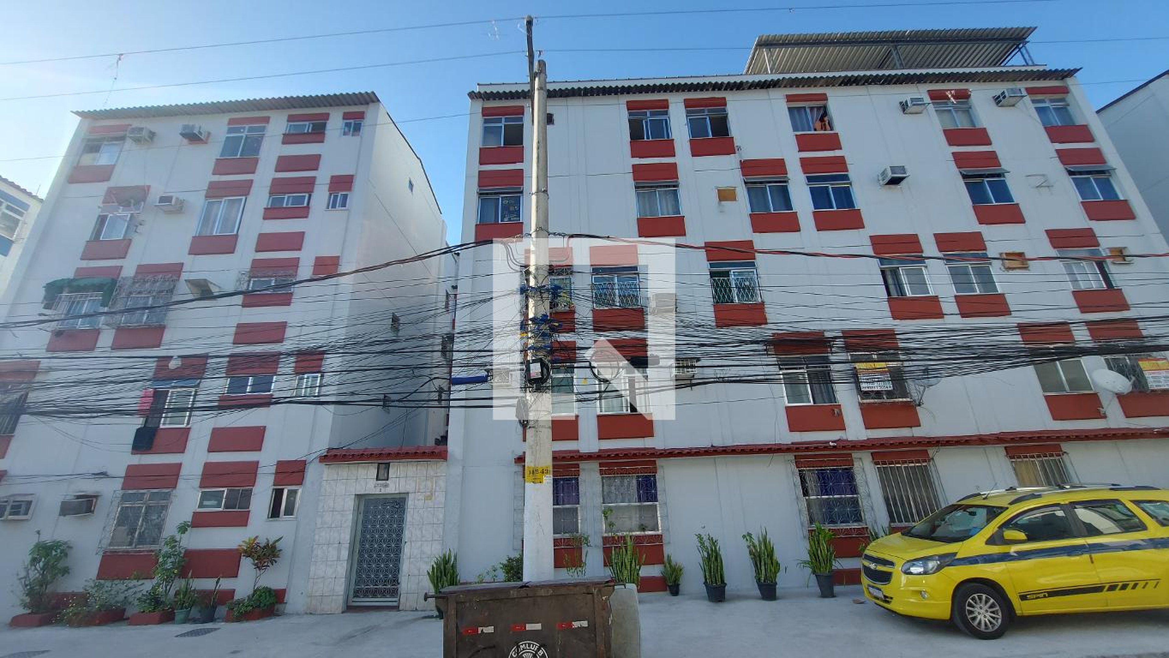 Fachada do Prédio Condomínio em Rua Moisés Lilenbaum, 73