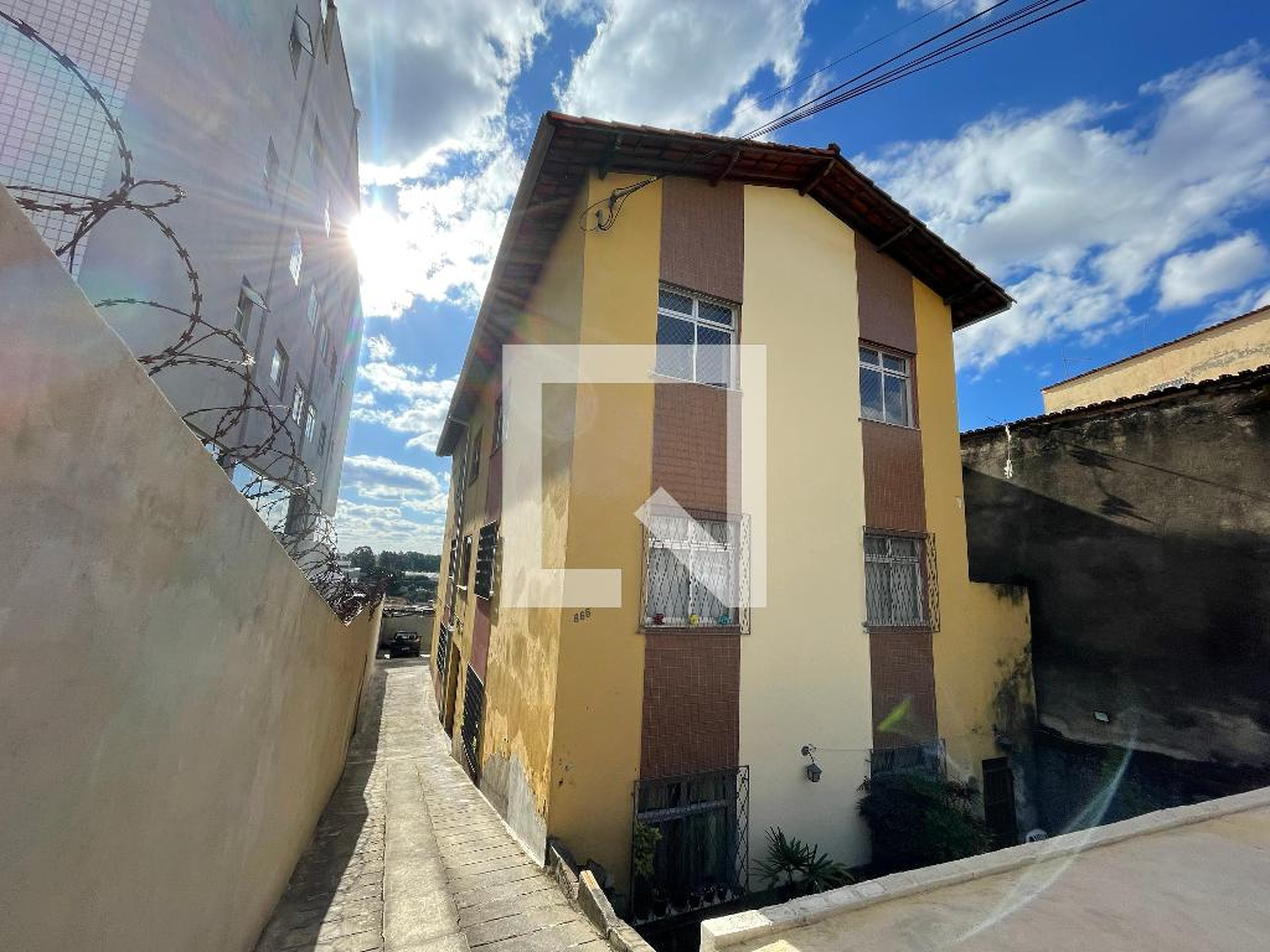 Fachada do Prédio Condomínio em Rua Tapijara, 865