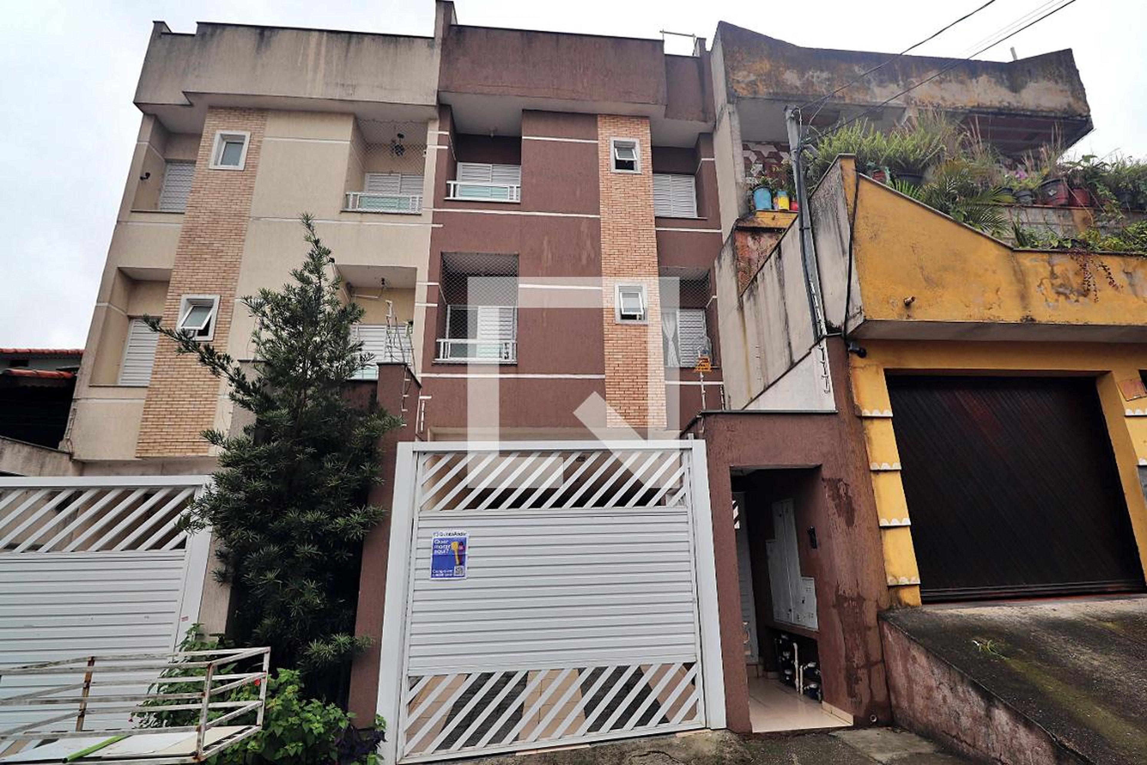 Fachada Condomínio em Rua Himaláia, 465