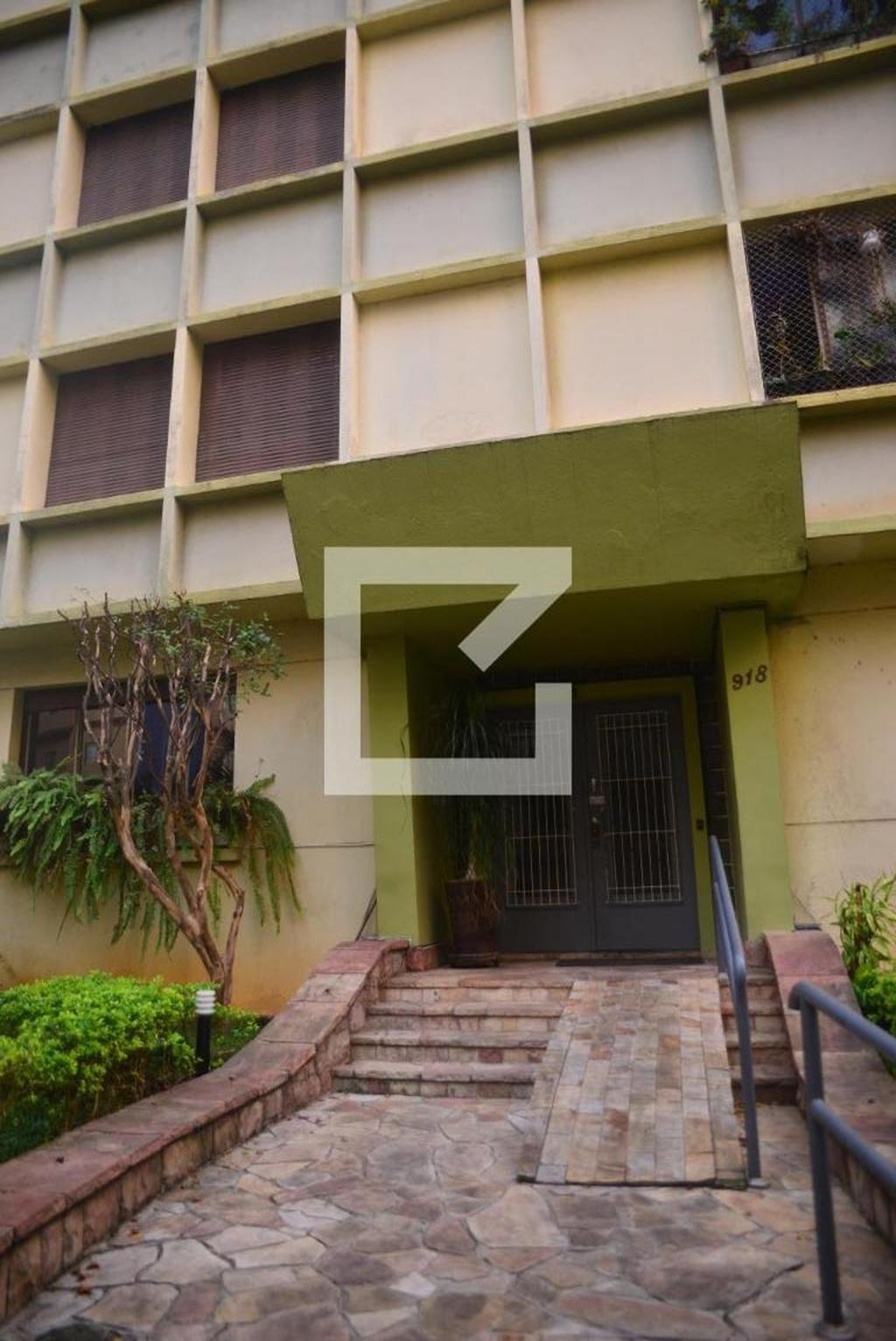 Fachada Condomínio em Rua Avanhandava, 918