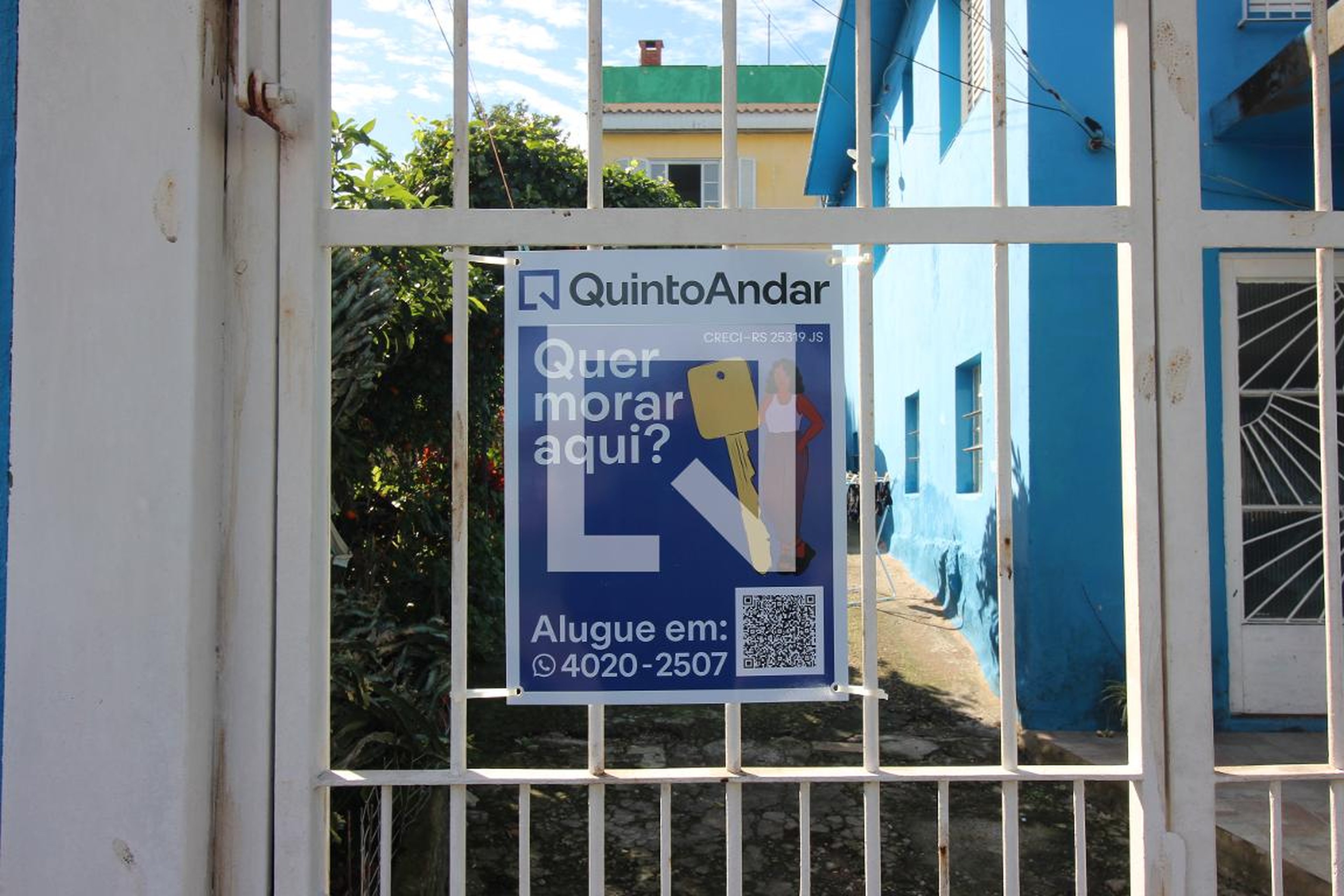 Fachada do Condomínio Condomínio em Rua Dona Malvina, 1002