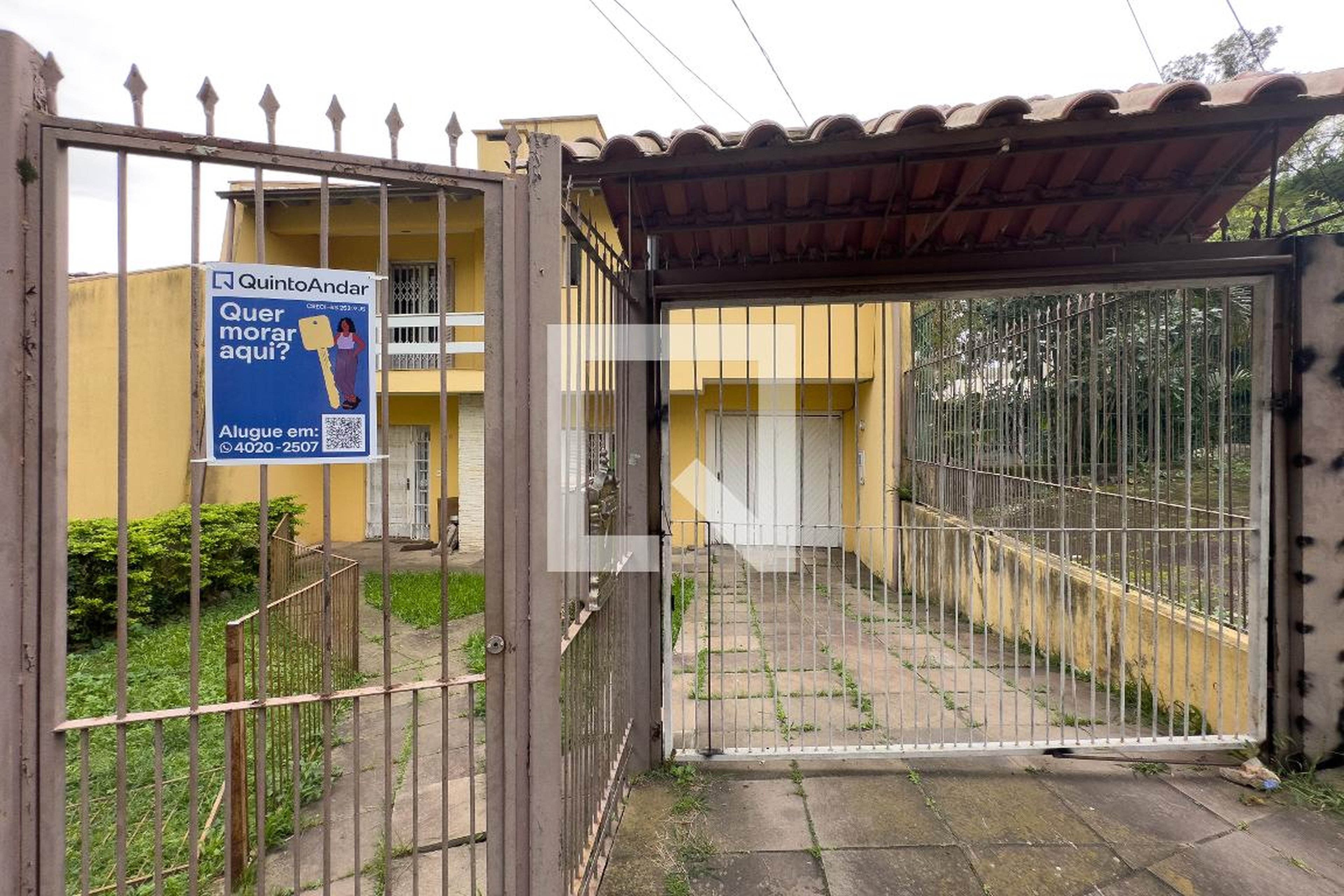 Fachada Condomínio em Rua Carlos Ferreira, 130