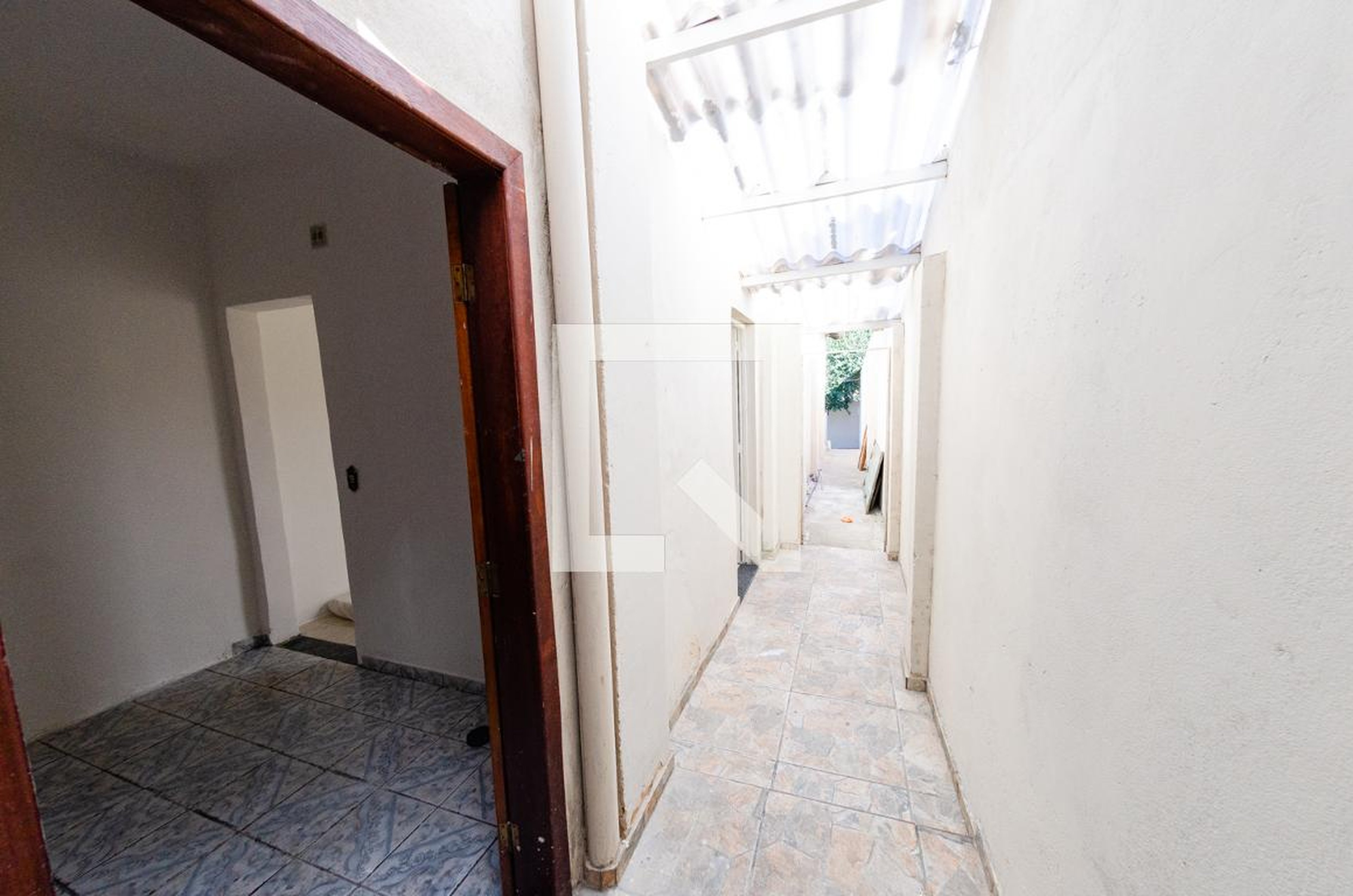 Entrada Condomínio em Rua Olinto Magalhães, 703