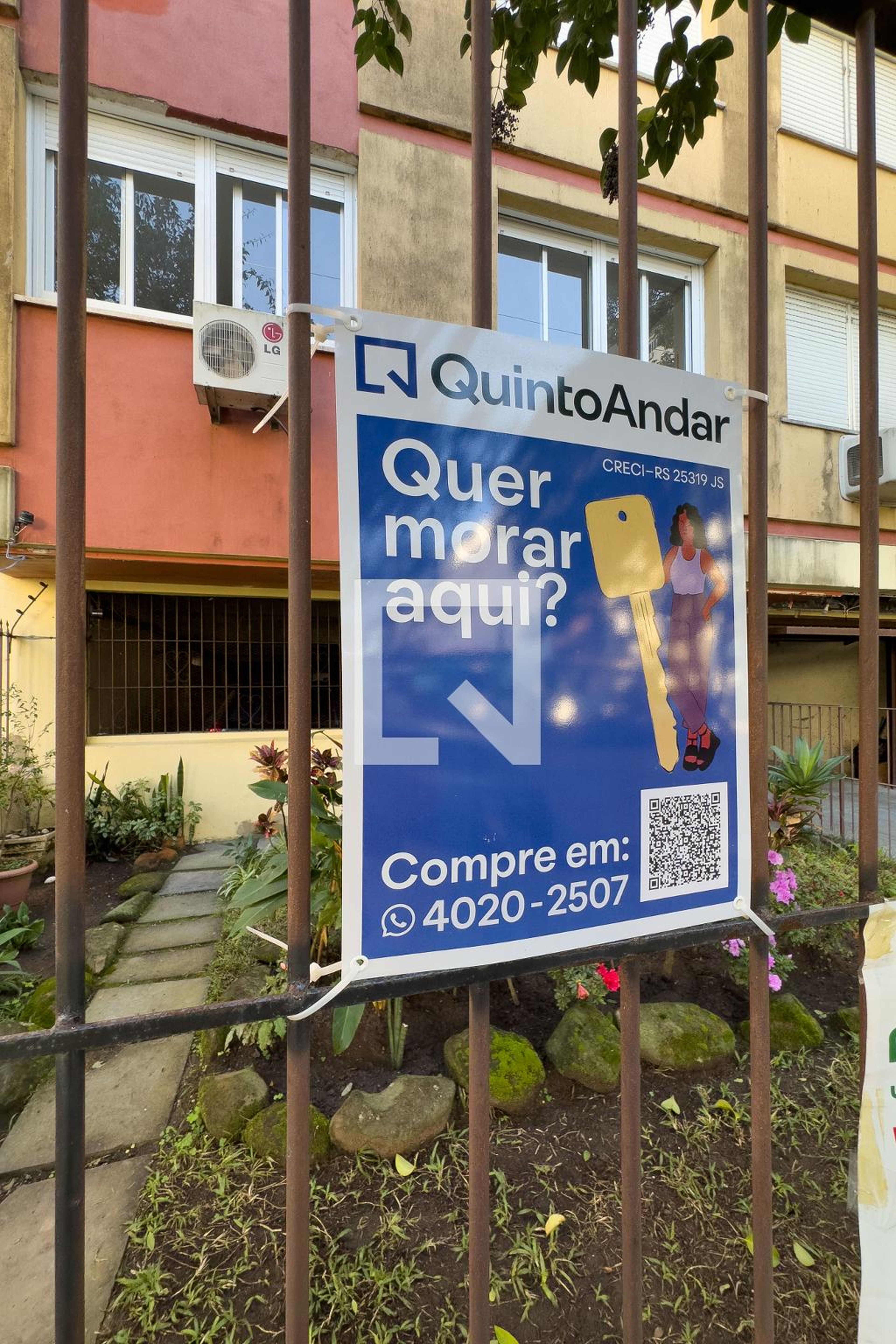 Fachada Condomínio em Rua Coronel André Belo, 466