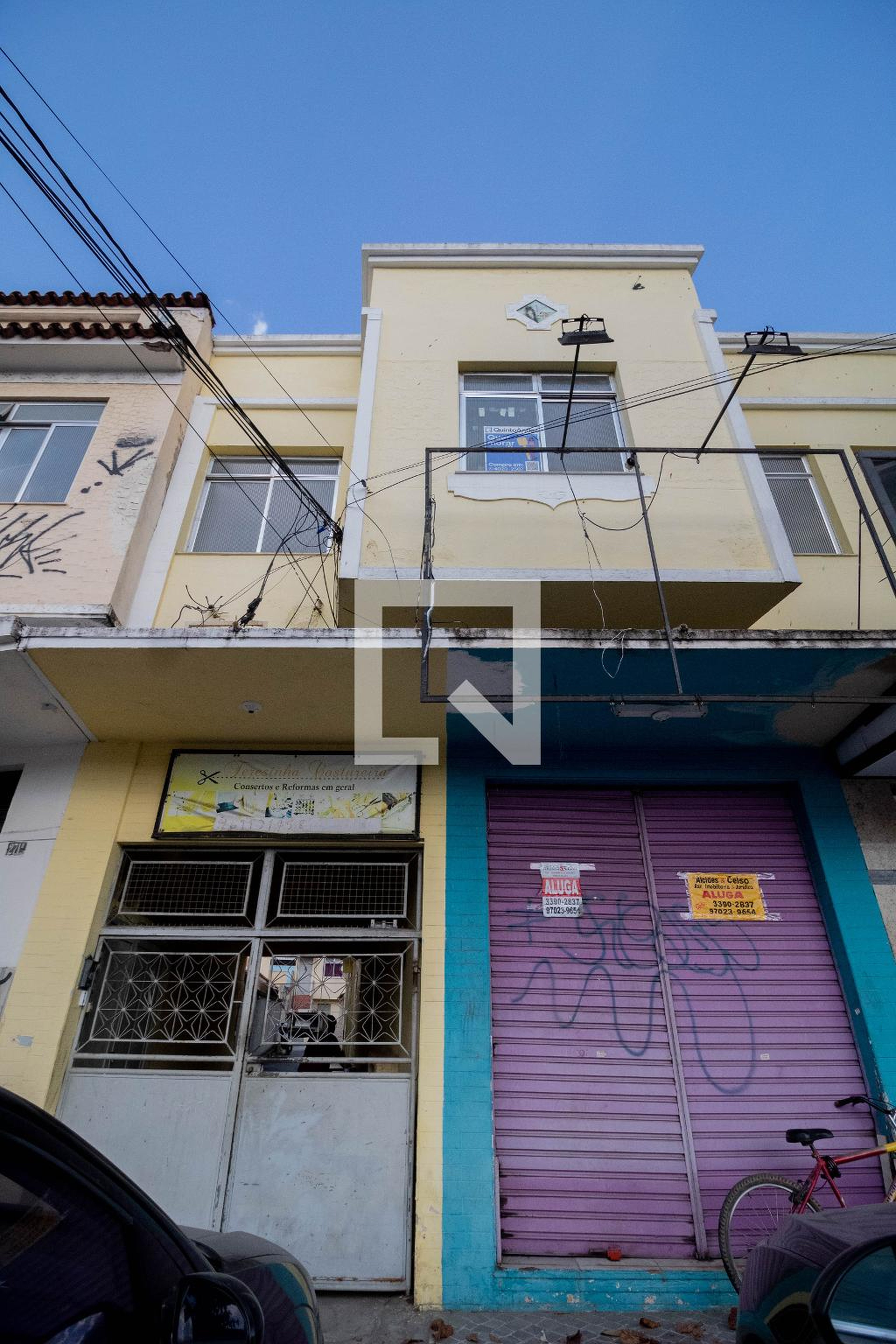 Fachada Condomínio em Estrada do Cafundá, 281