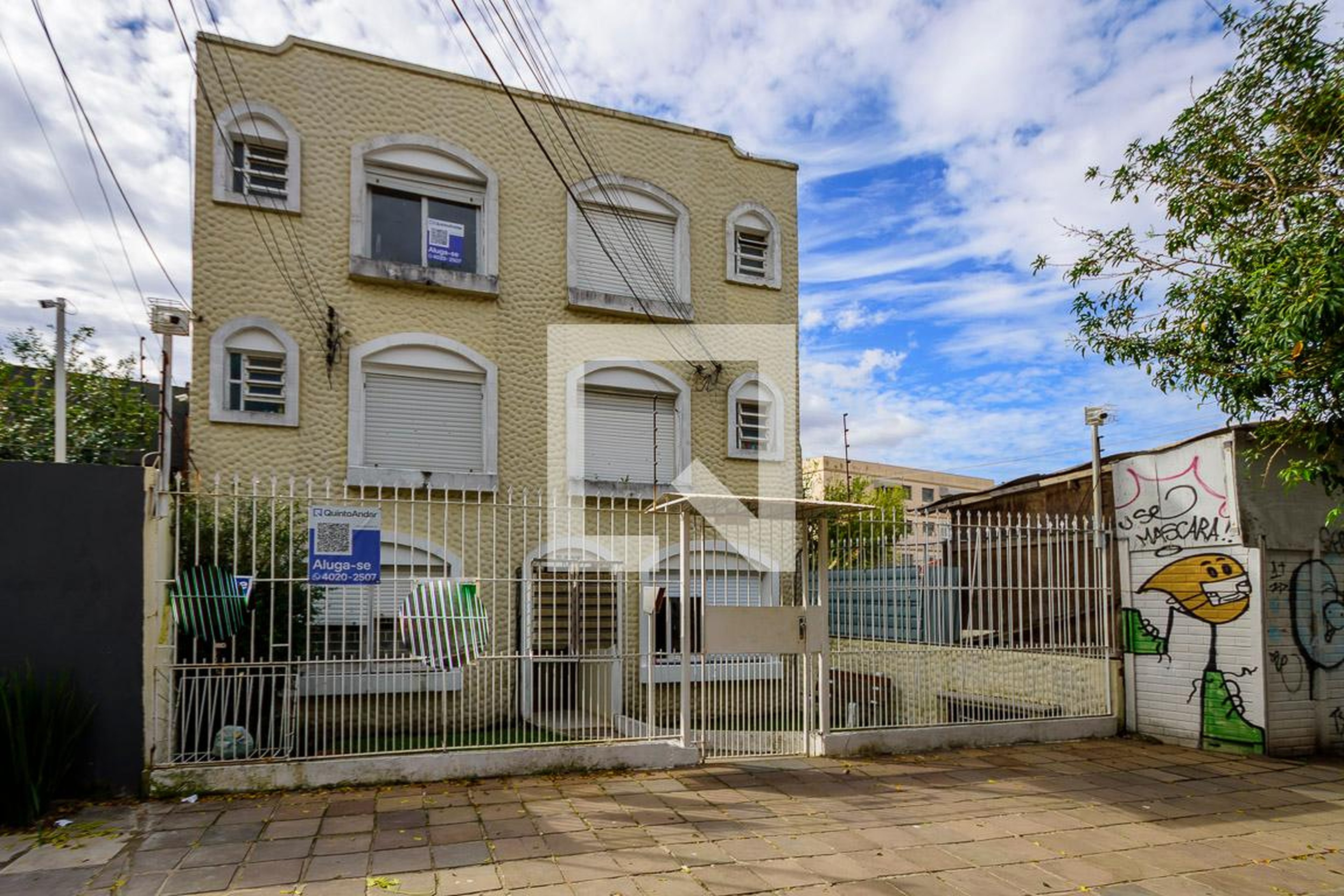 Fachada Condomínio em Rua São Francisco, 1034