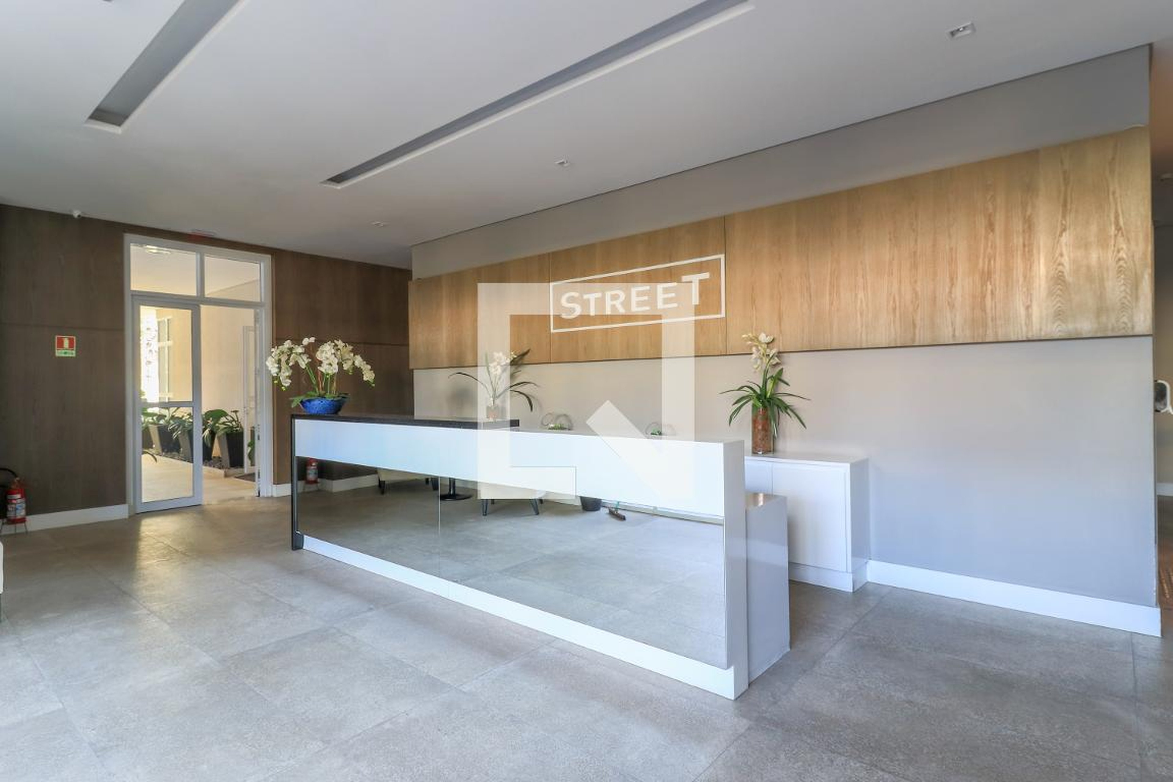 Hall Social - Street