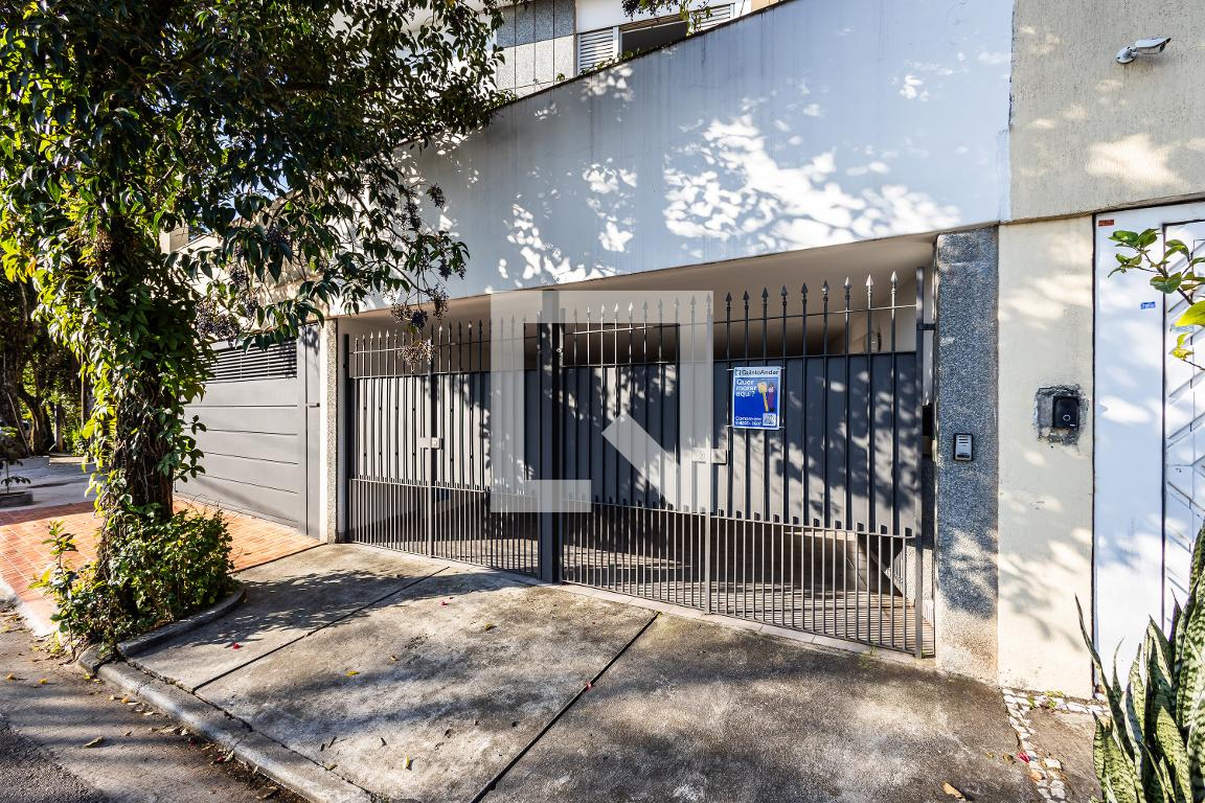 Fachada Condomínio em R. Raul Adalberto de Campos, 9