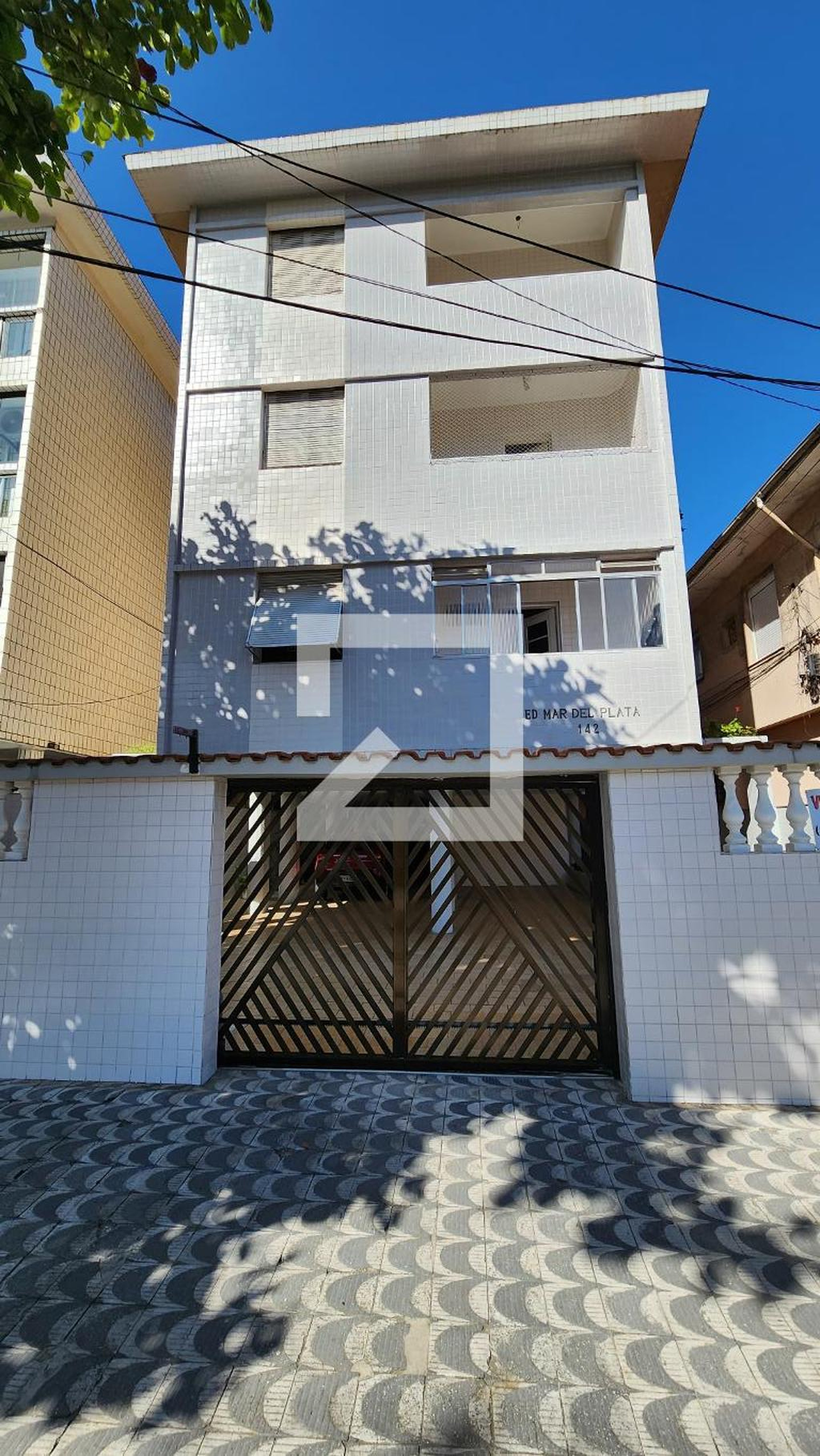 Fachada do Prédio Condomínio em Rua Oswaldo Cochrane, 142