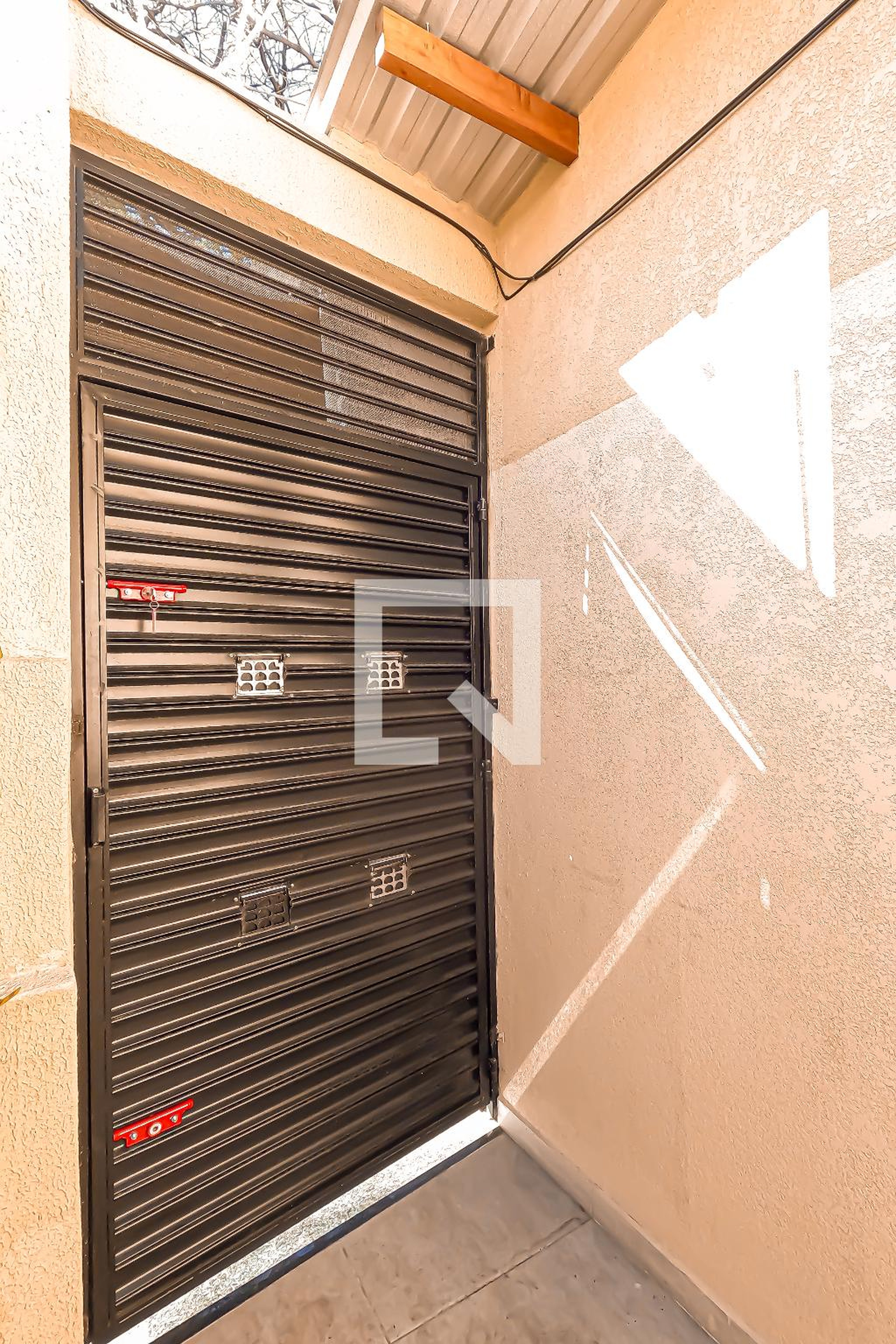 Entrada Condomínio em Avenida Emílio Ribas, 3293