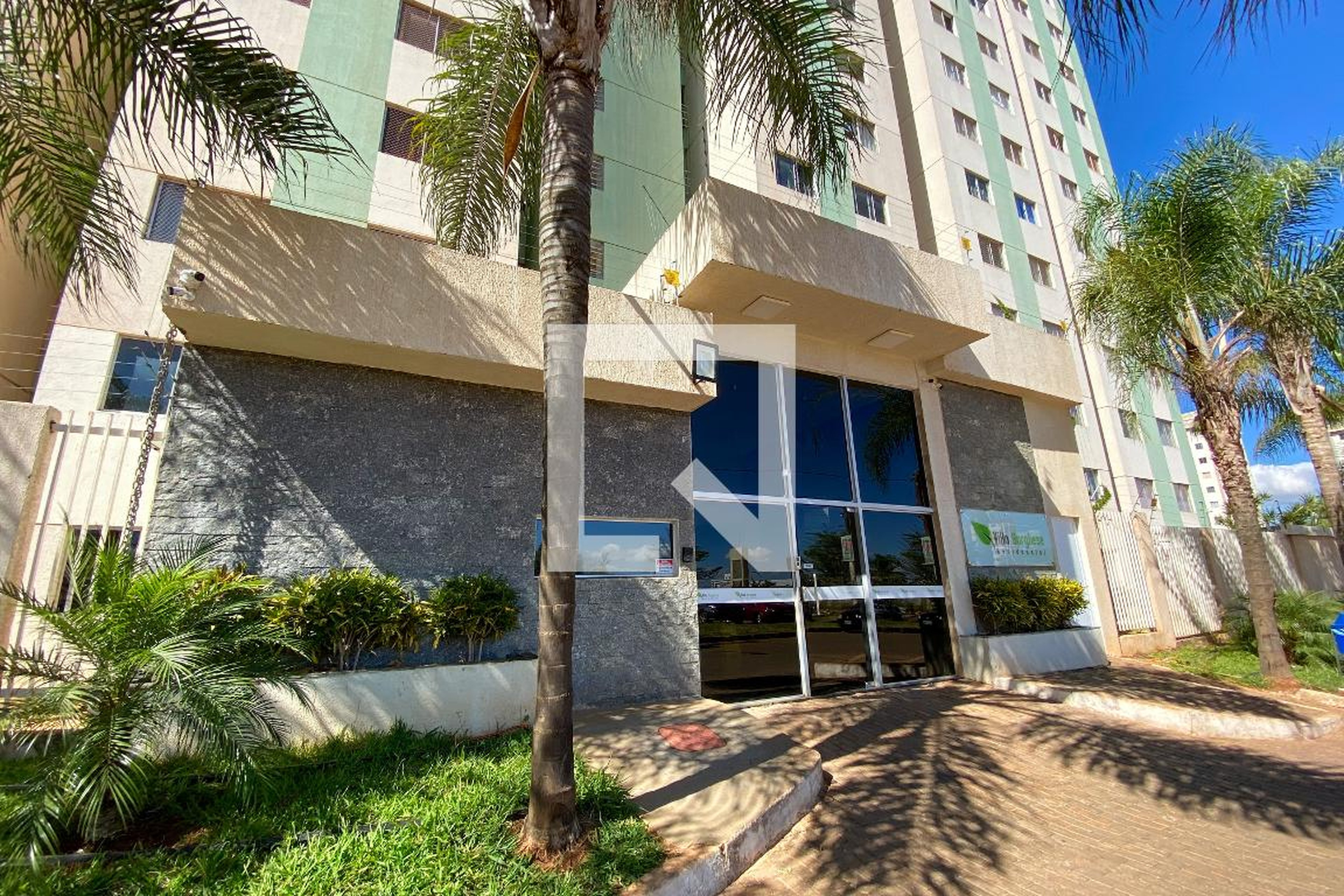 Fachada Condomínio em Qs 303 - Samambaia Sul, Brasília - Df, Brasil, Lt 01/03 conj