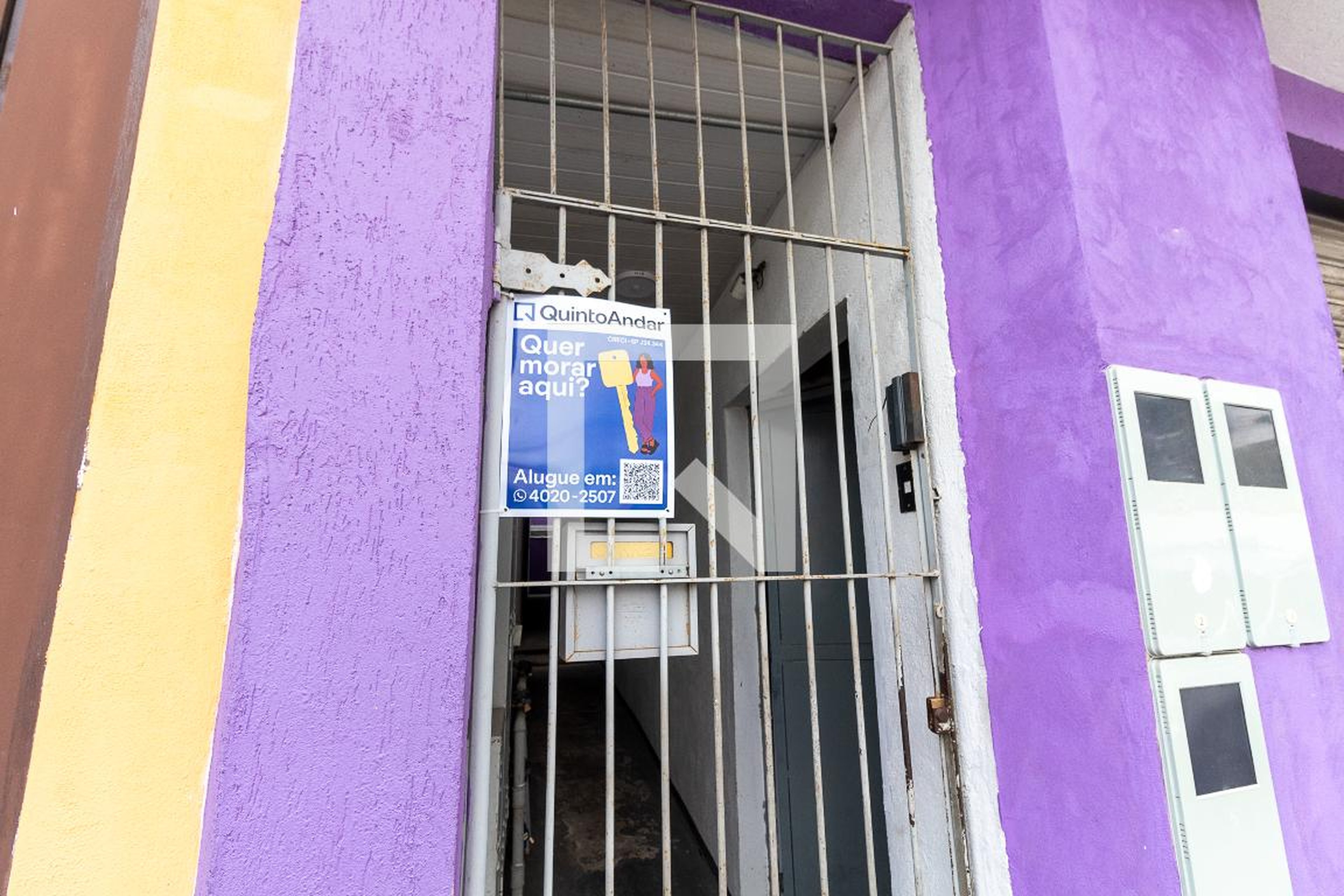 Fachada Condomínio em Rua Alto Pajeú, 102