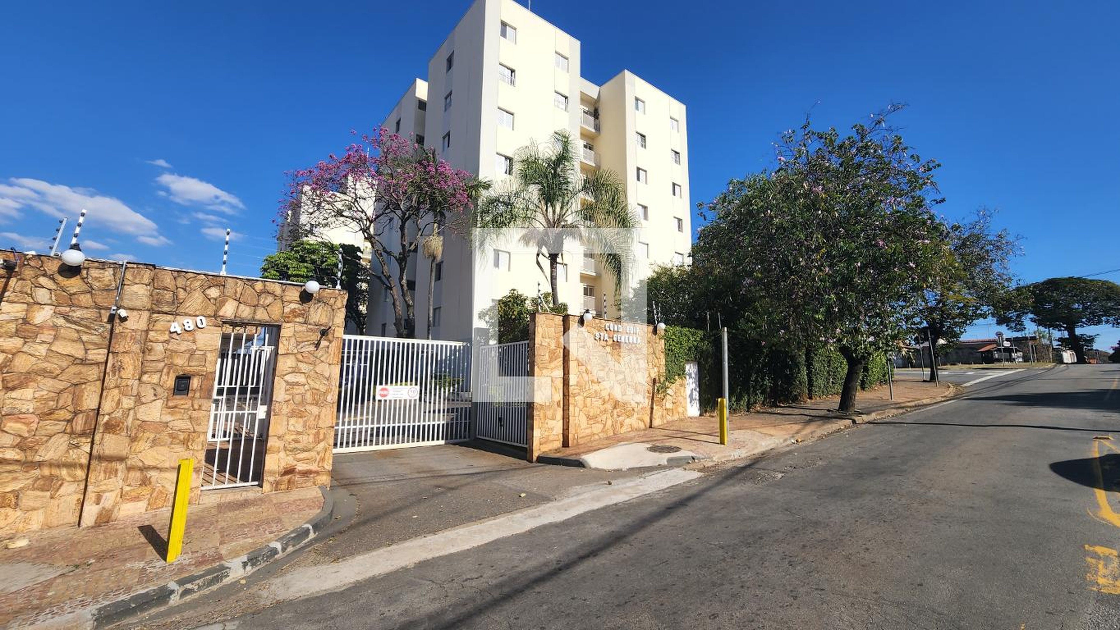 Fachada do Prédio Condomínio Santa Genebra