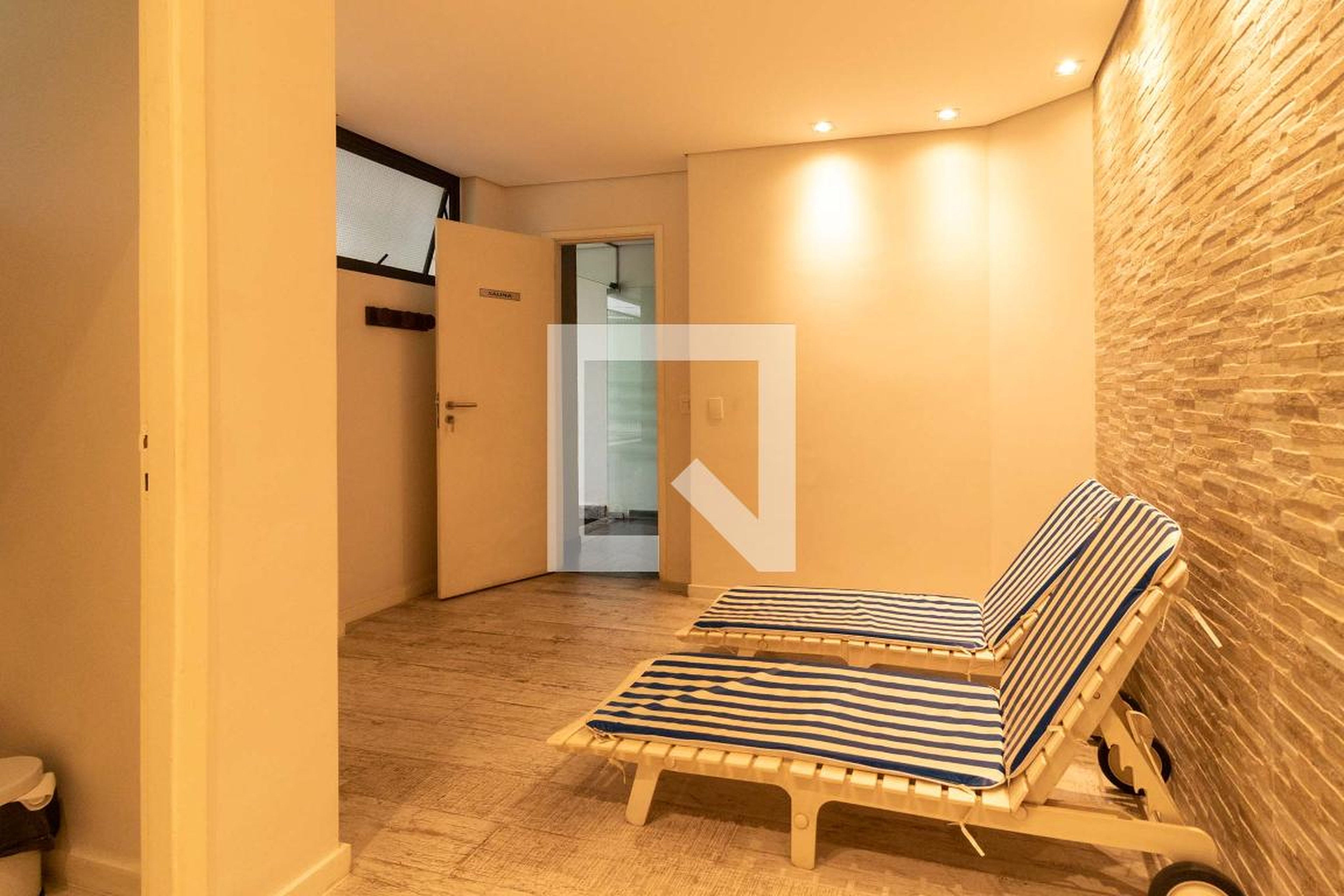 Sauna - Diamond Place