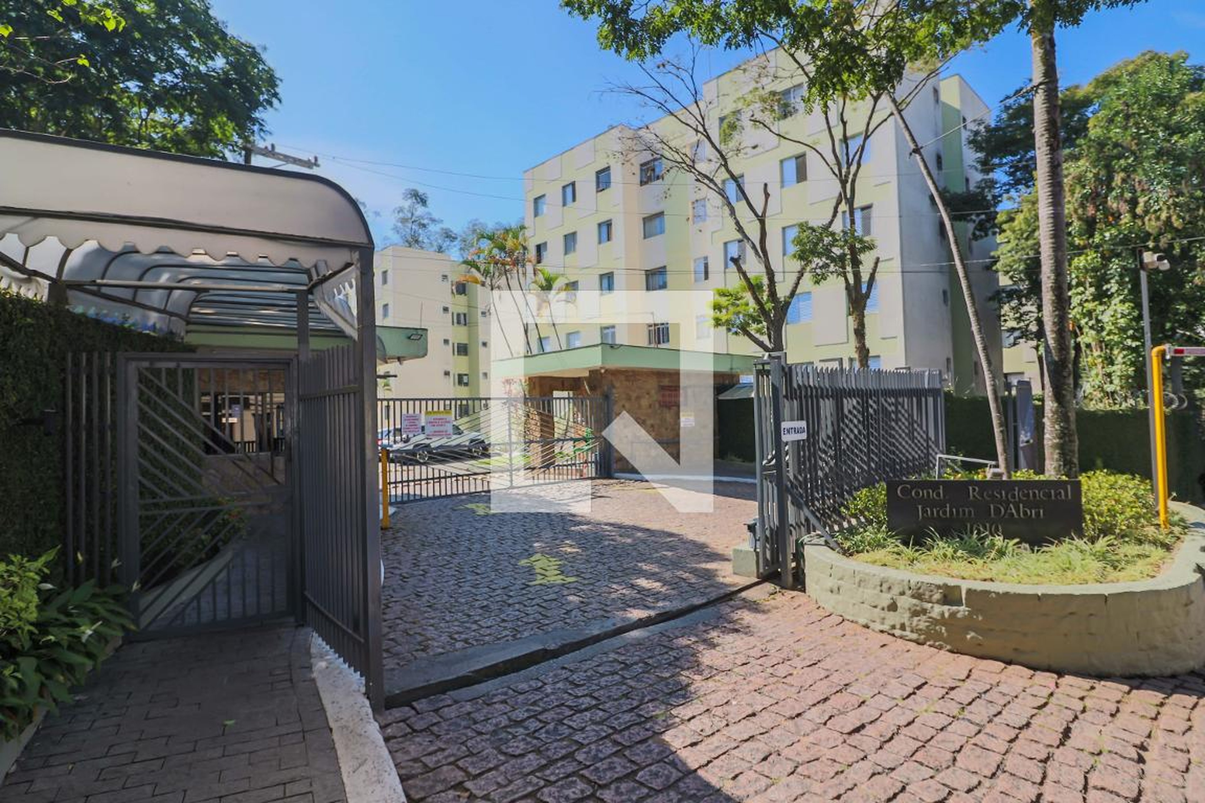 Fachada do Condomínio Condomínio Jardim D'abril