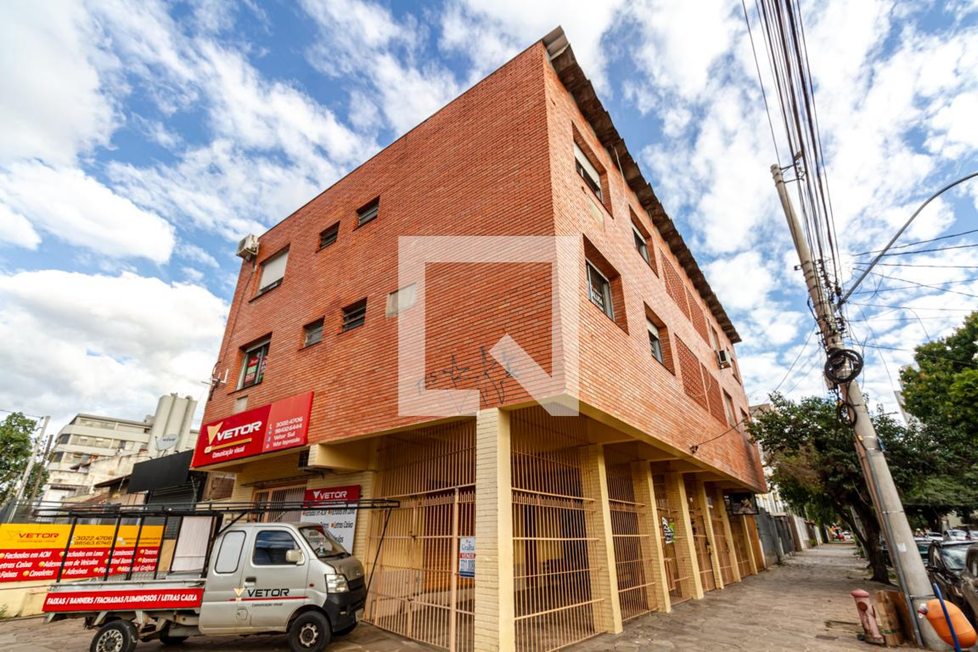 Fachada Condomínio em Rua Leopoldo Bier, 669