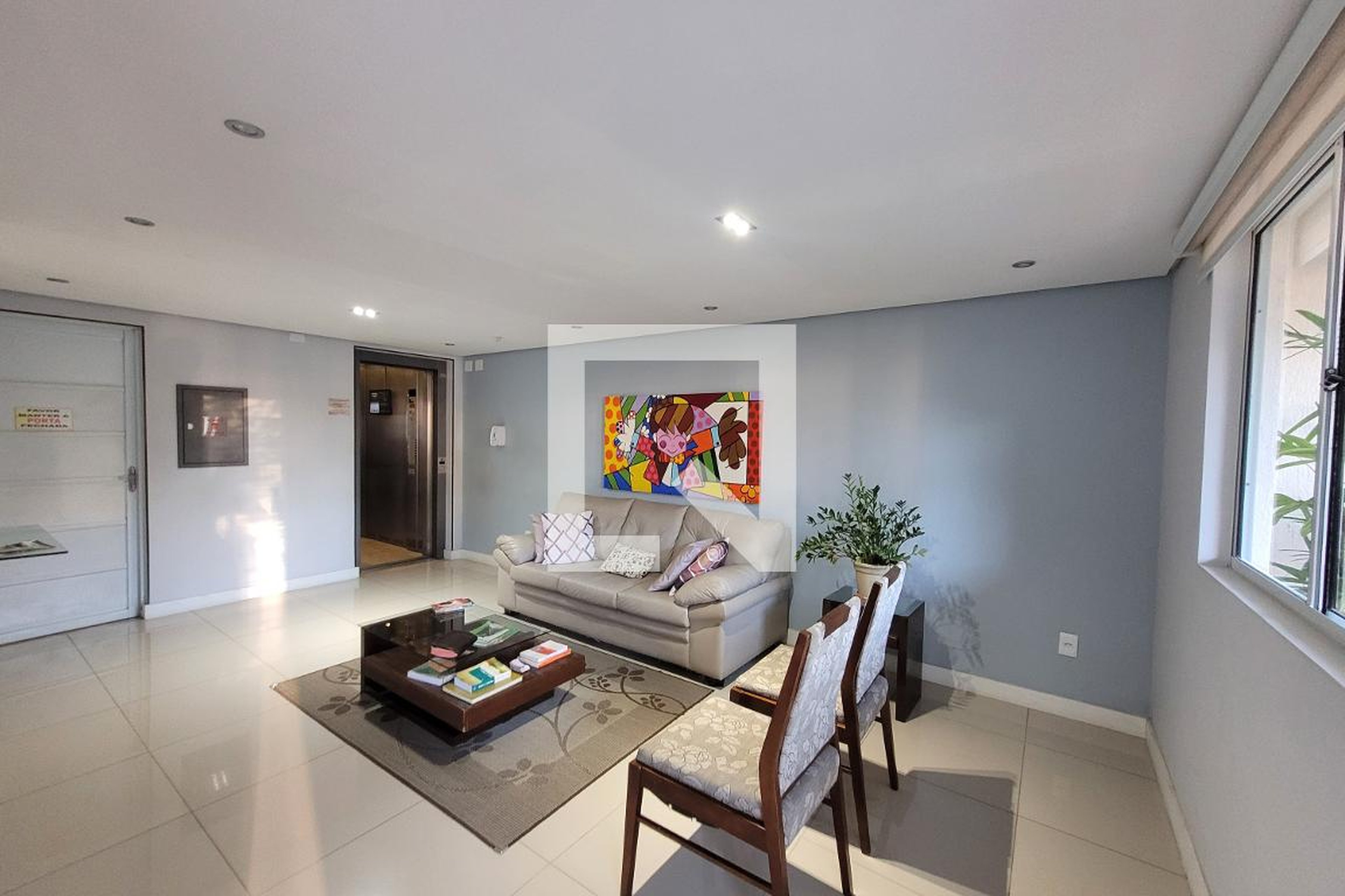 Hall - Alto das Mercês