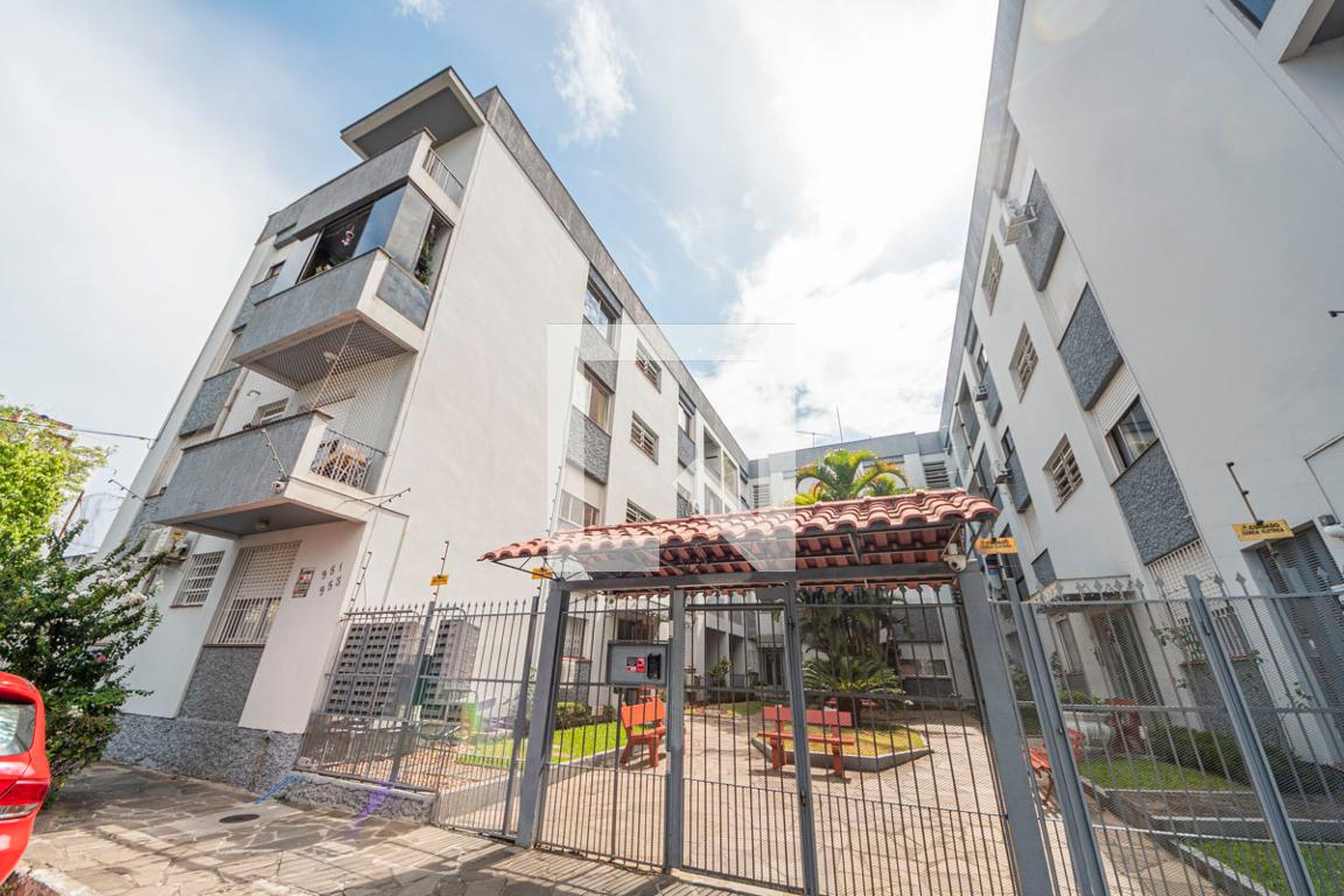 Fachada do Condomínio Condomínio em Rua São Paulo, 943