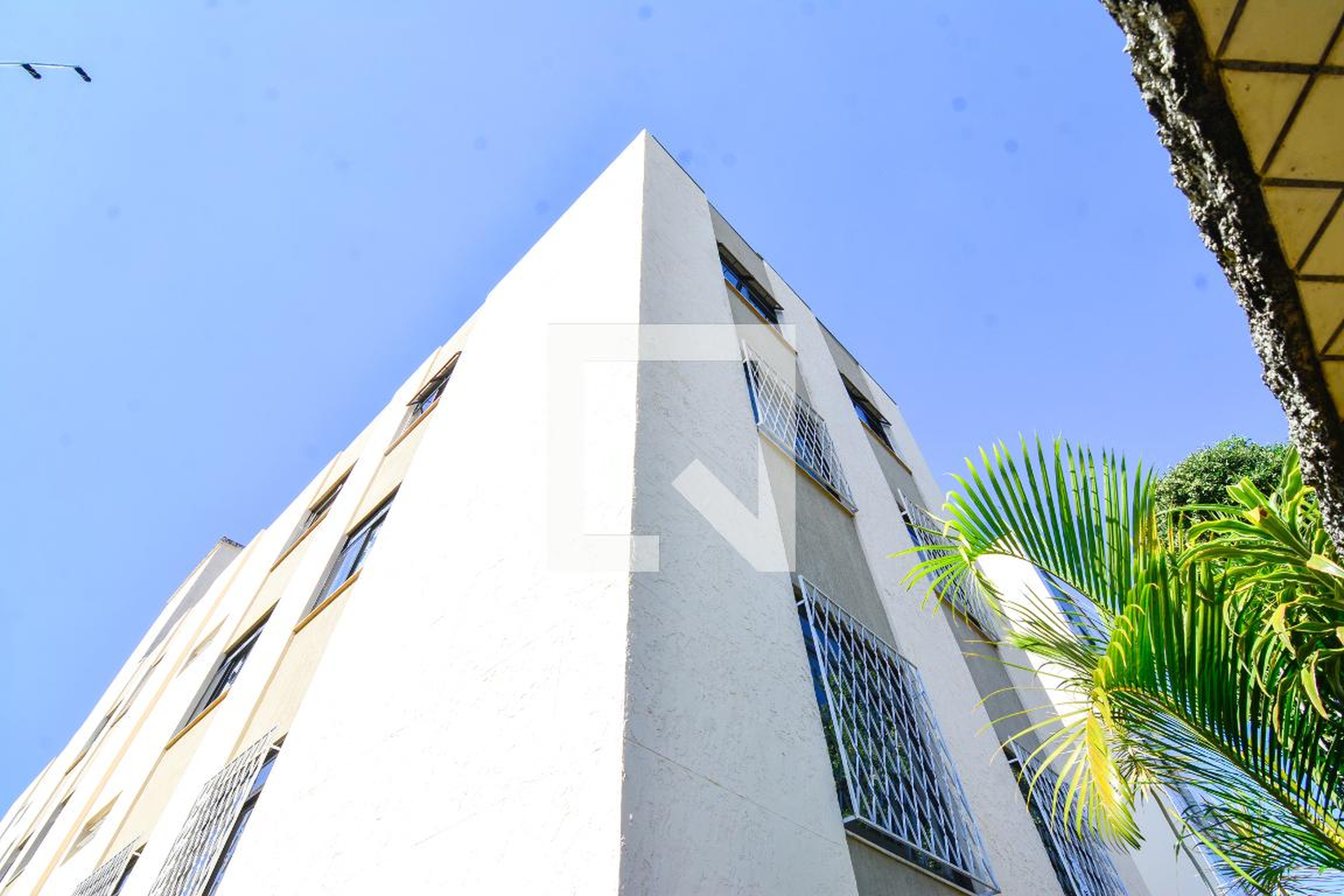 Fachada Condomínio em R. Lindolfo de Azevedo, 631