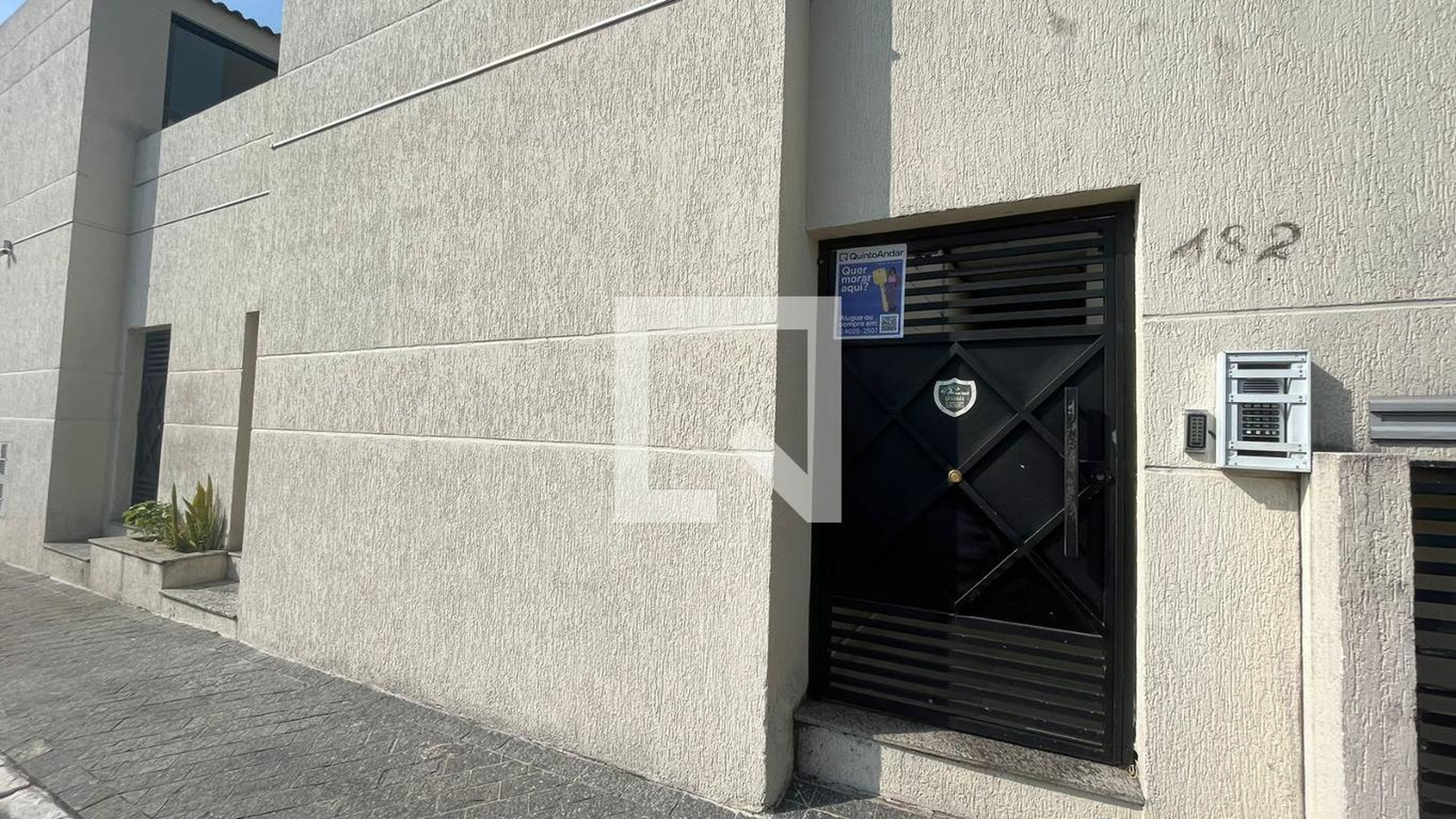 Fachada Condomínio em Rua Irmã Filomena, 498