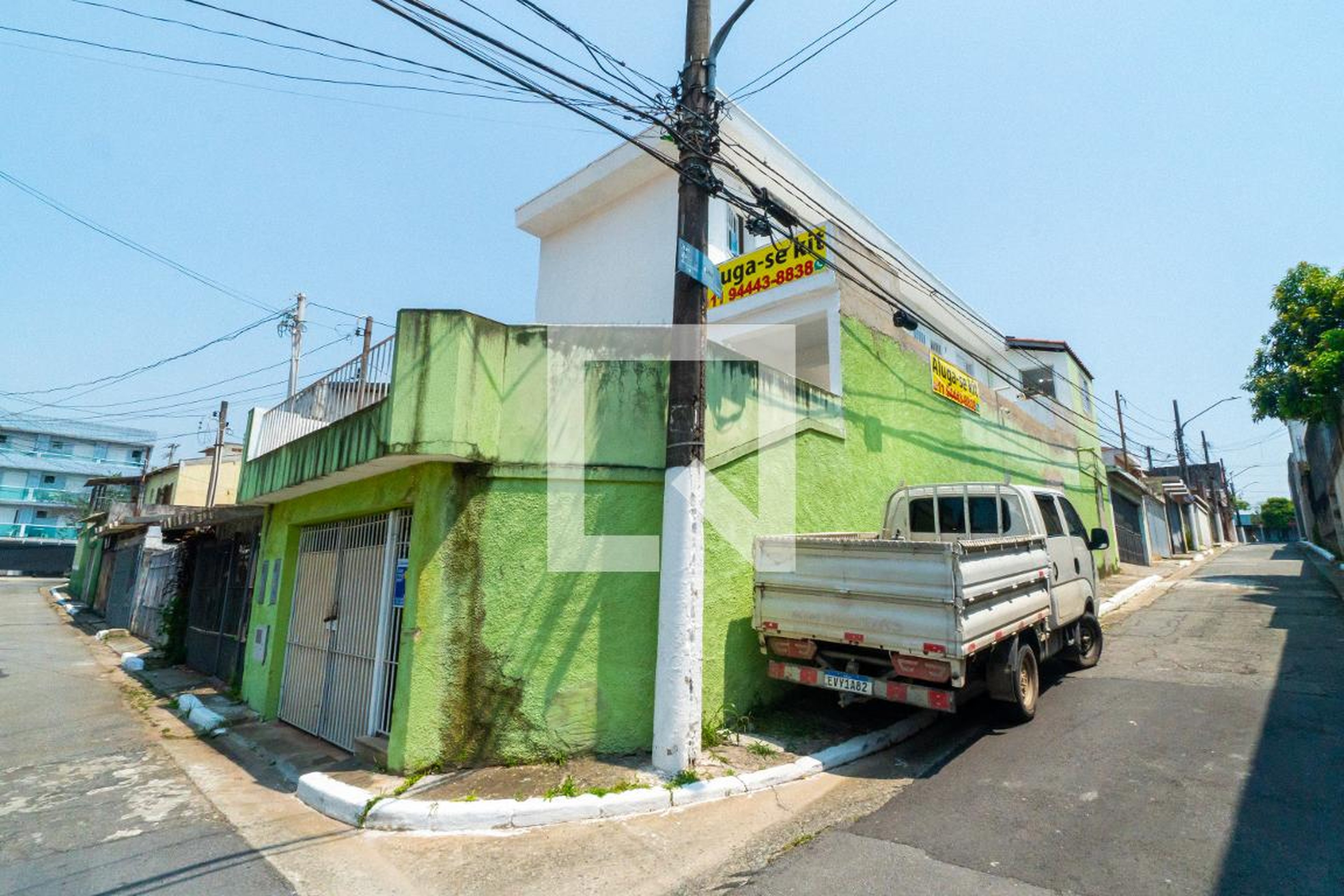 Fachada Condomínio em Travessa Fonte Perene, 4