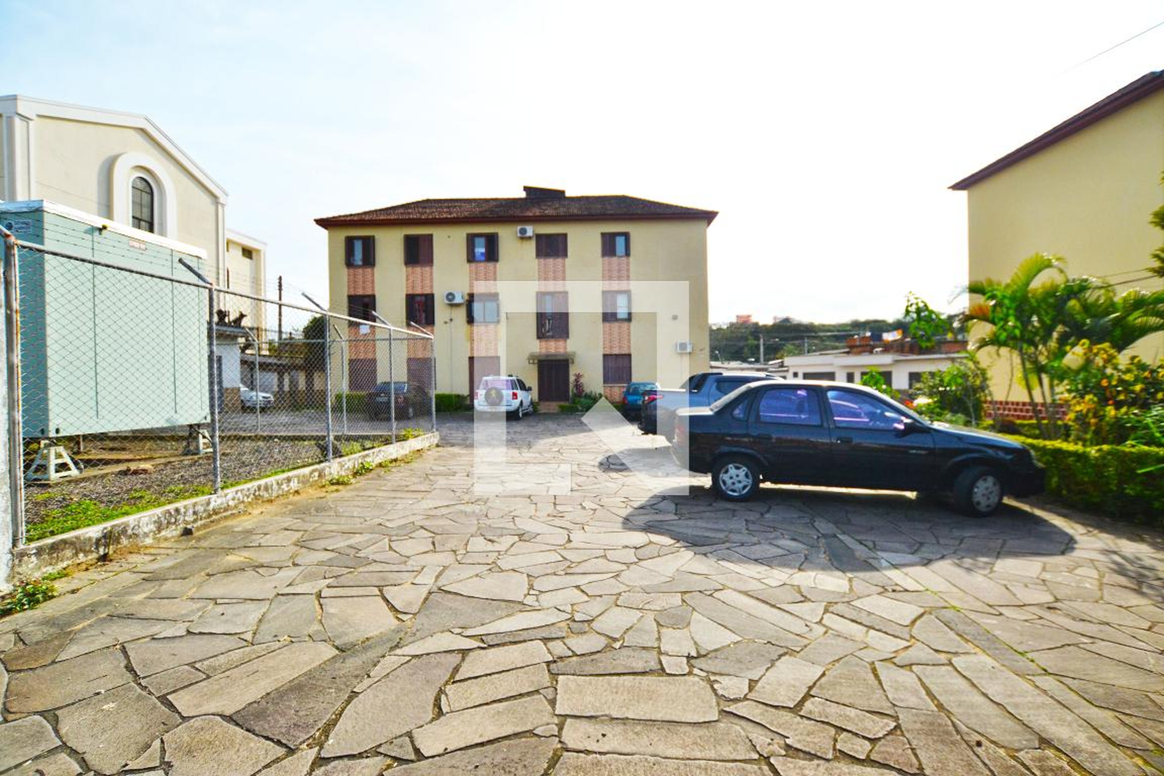 Fachada Condomínio em Rua Professor Manoel Lobato, 467