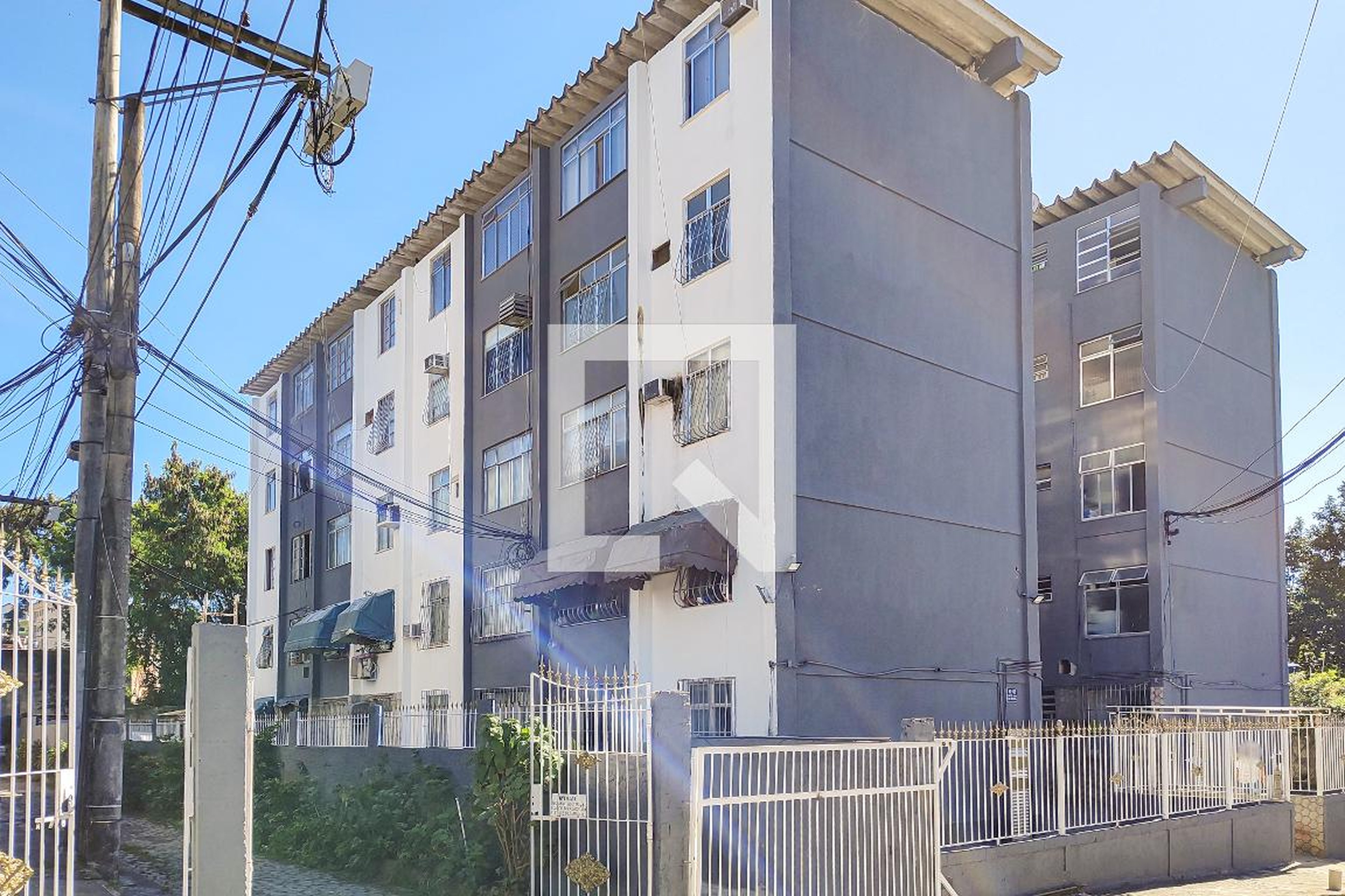 Fachada do condomínio Condomínio em Rua Professora Adélia Martins, 189