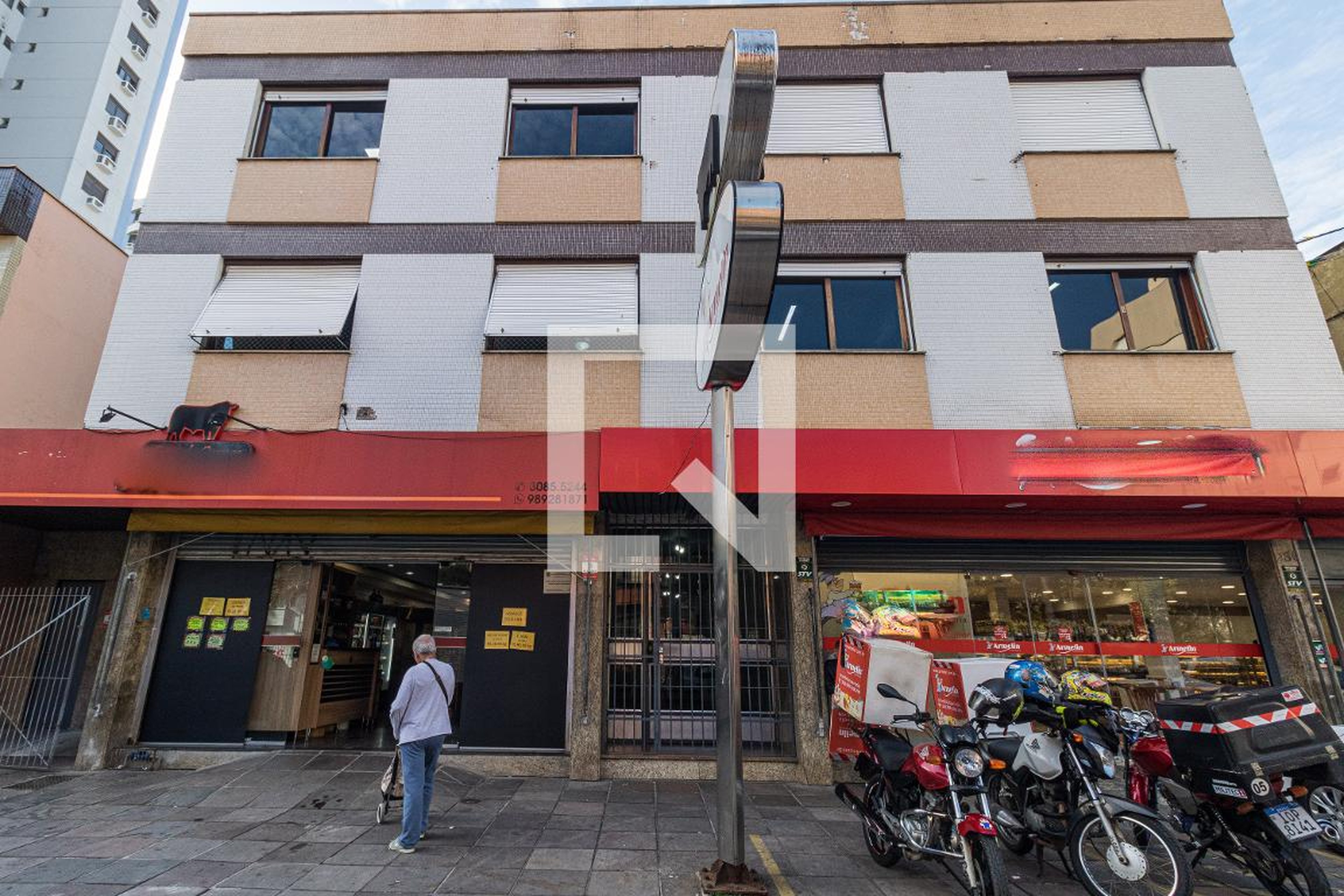 Fachada do Prédio Condomínio em Rua Gonçalves Dias, 224