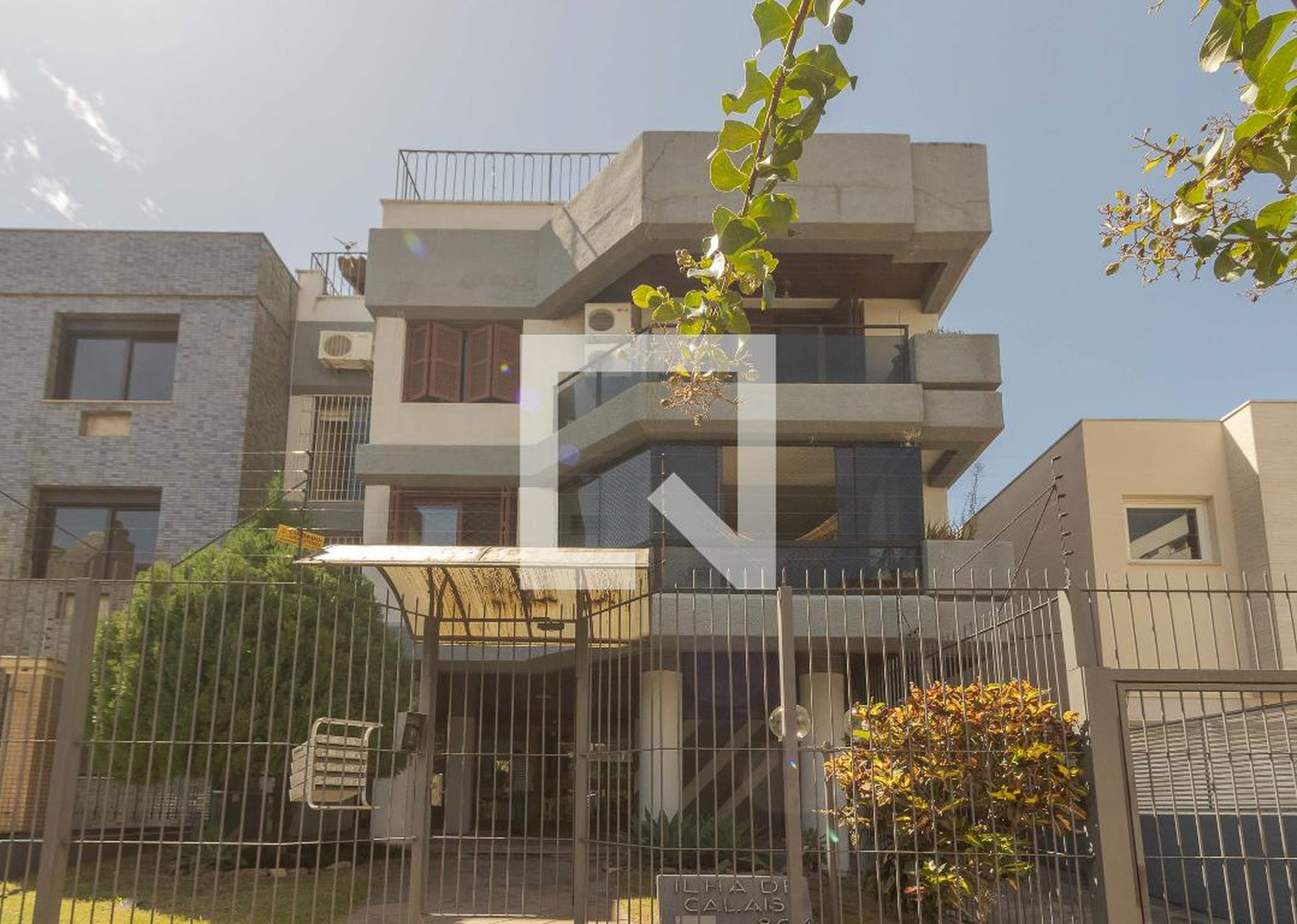 Fachada Condomínio em Rua Luzitana, 814