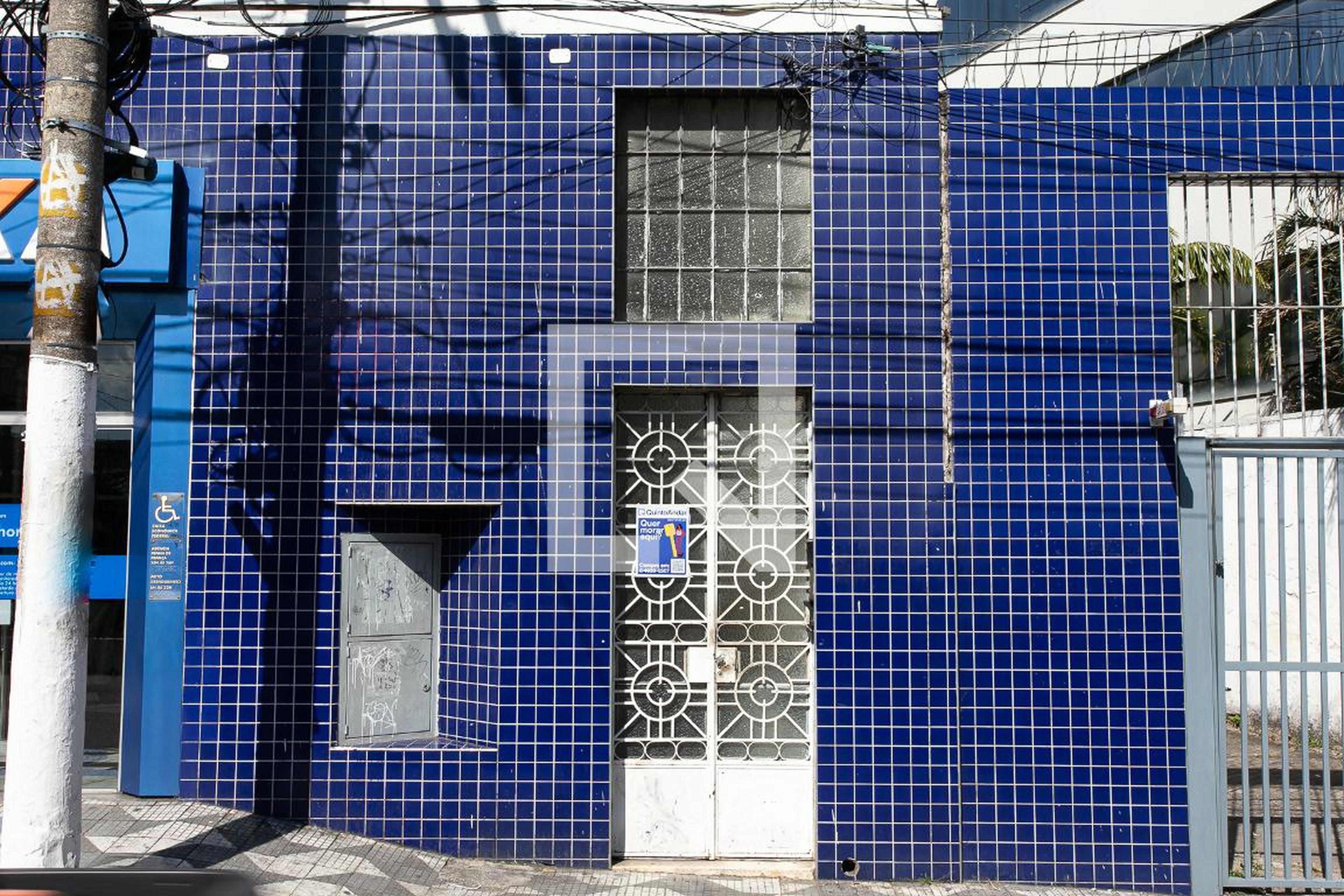 Fachada Condomínio em Rua Comendador Cantinho, 450