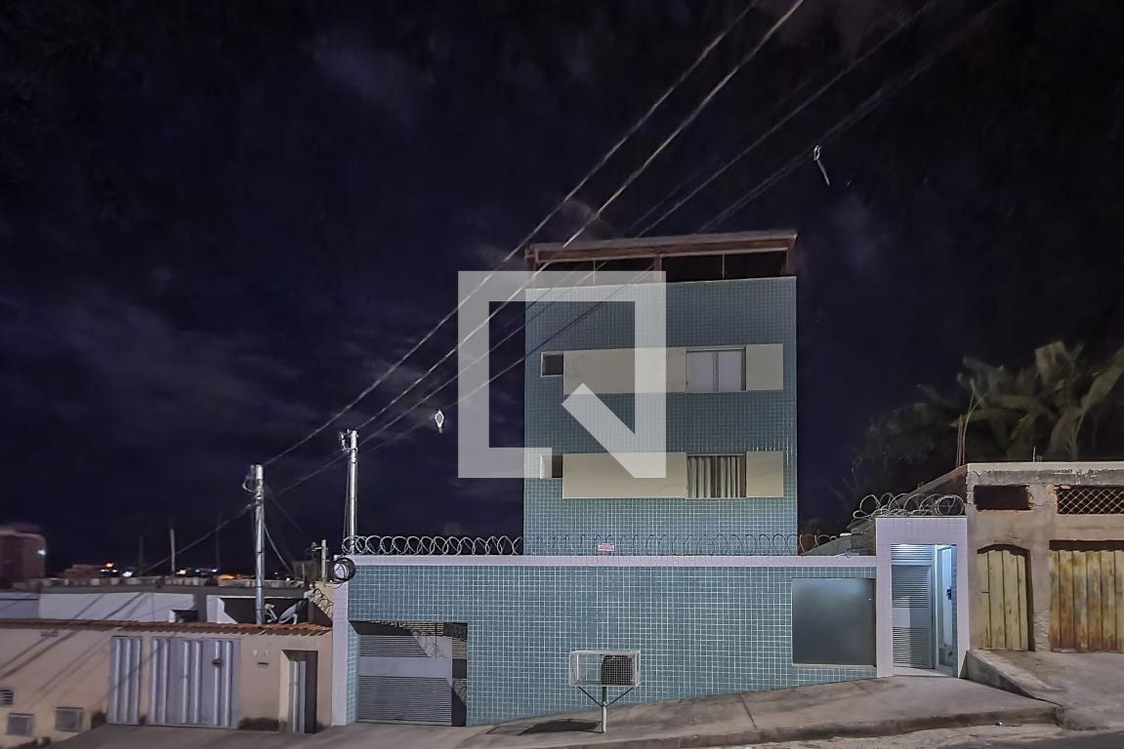 Fachada Condomínio em Rua Duartina, 676