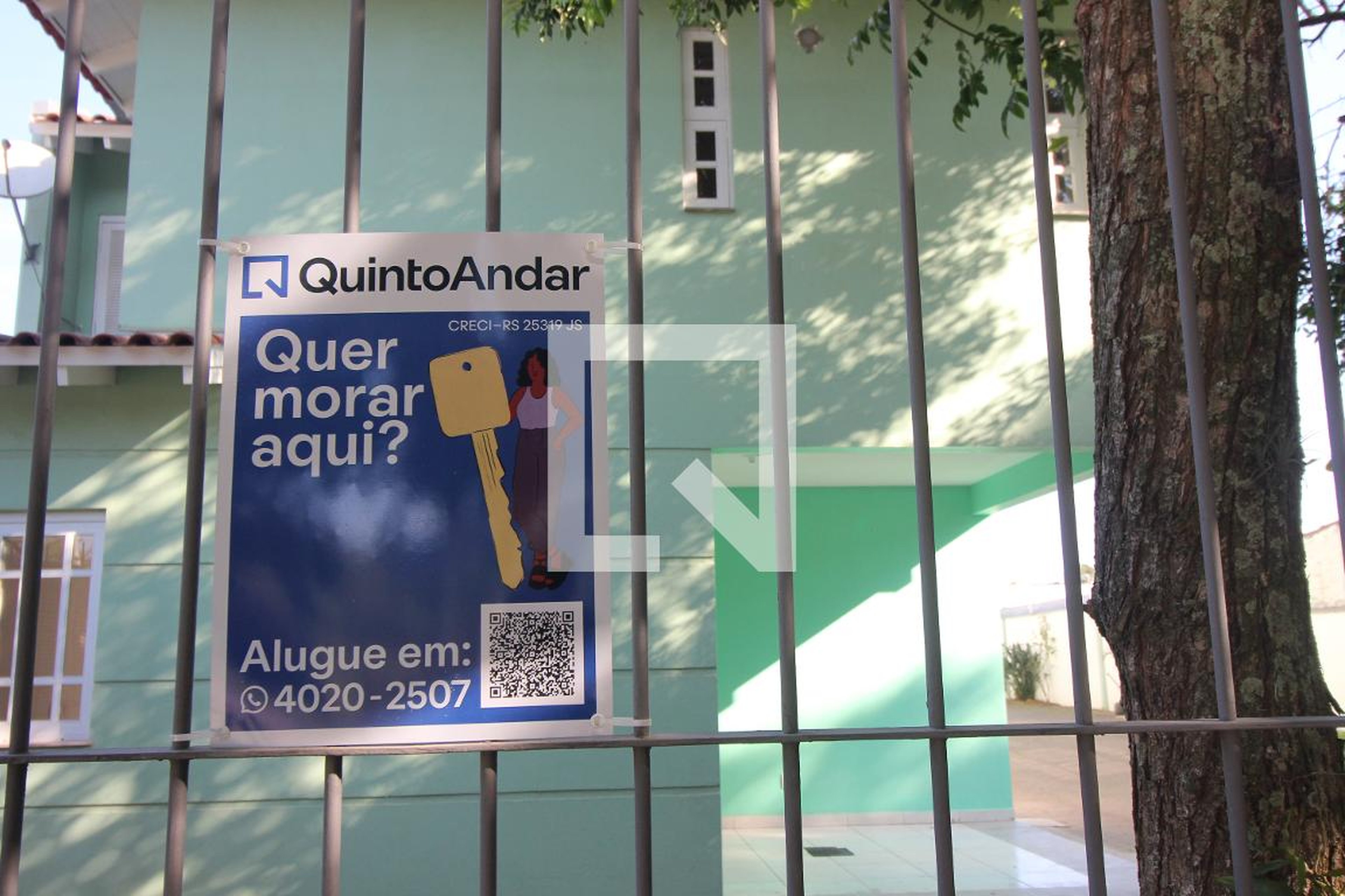 Fachada do condomínio Condomínio Bronelhas