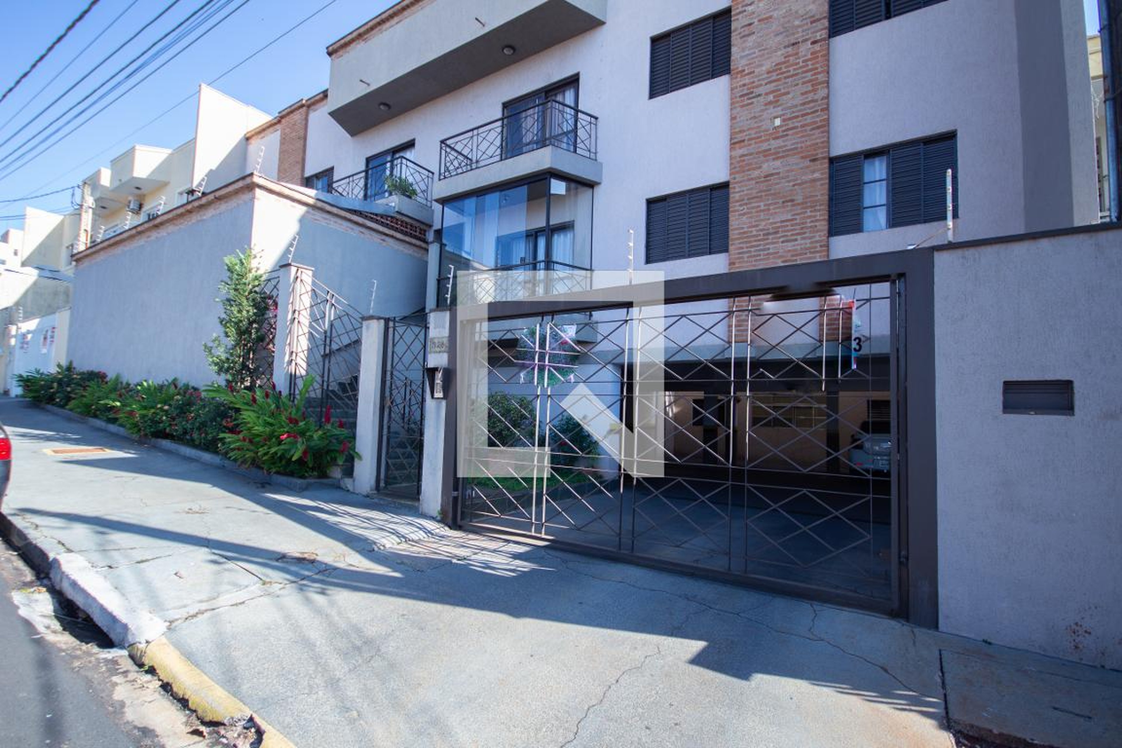 Fachada Condomínio em Rua São Francisco de Assis, 325