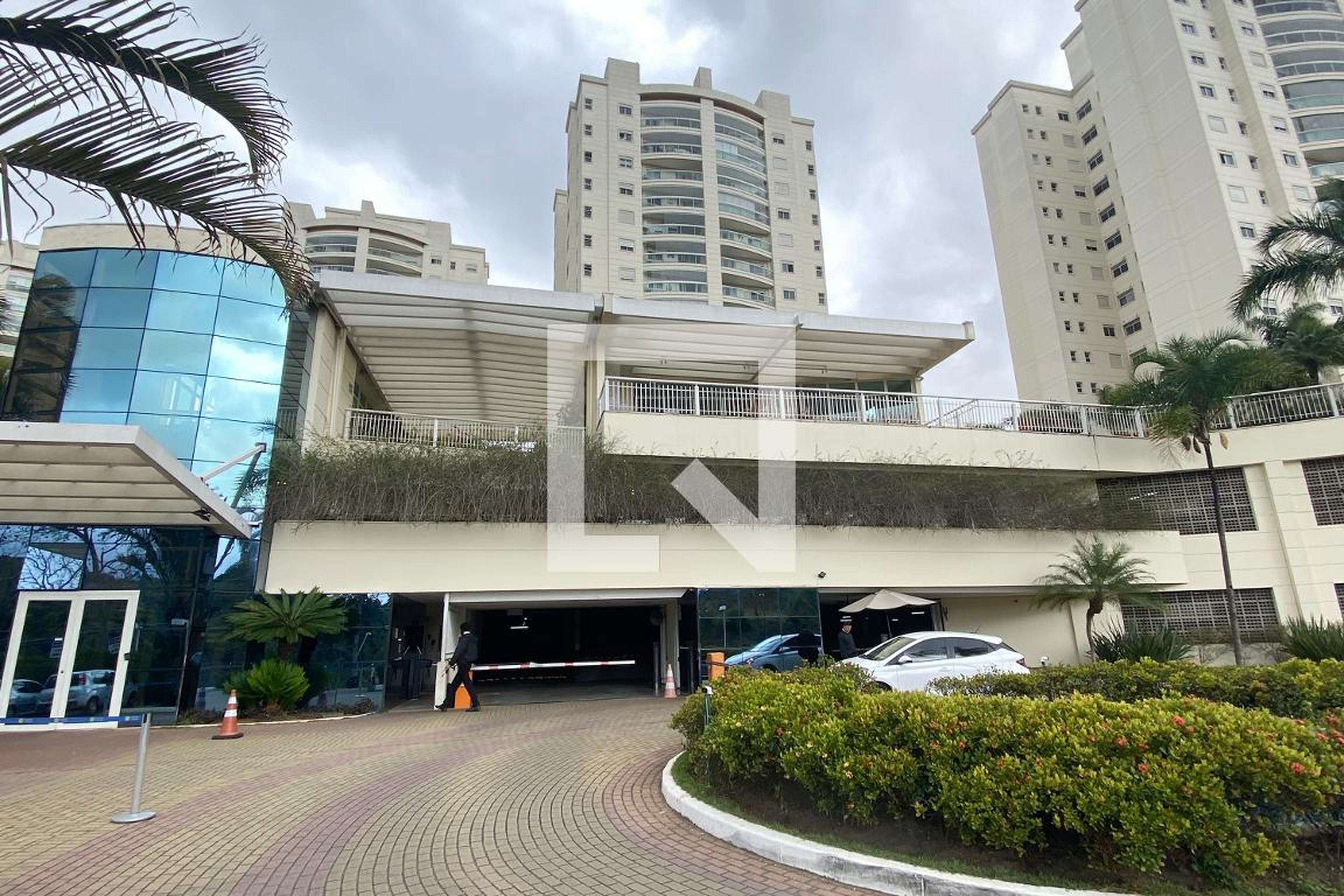 Fachada Condomínio Resort Tamboré