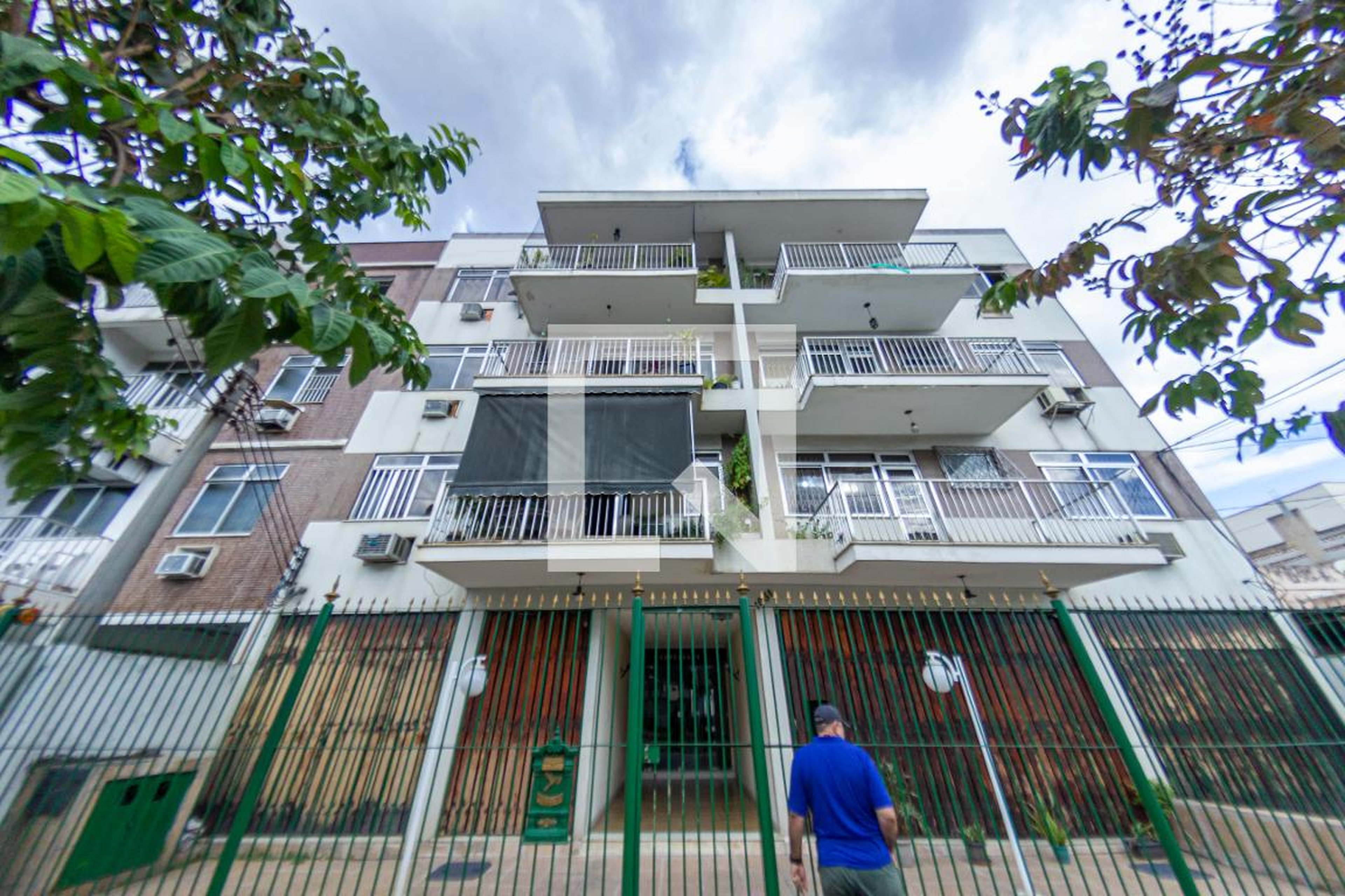 Fachada Condomínio em Rua Barão de Melgaço, 2051