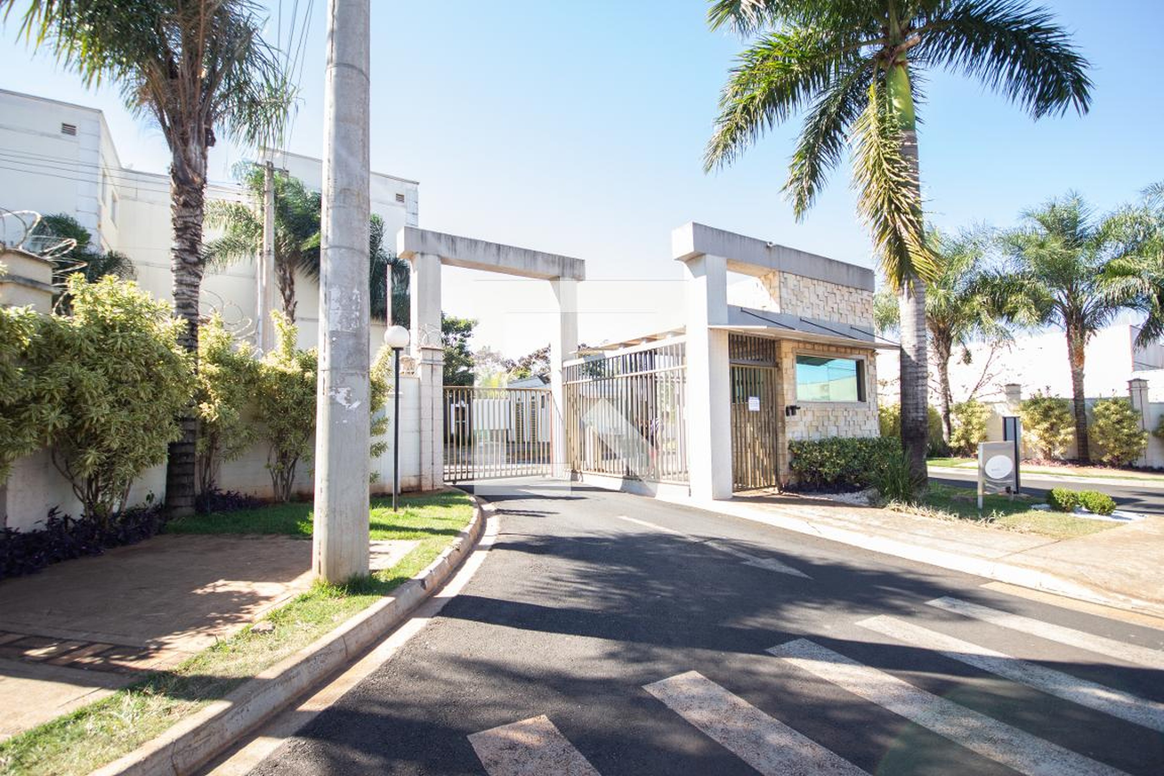 Fachada do condomínio Condomínio Parque Remanso do Bosque