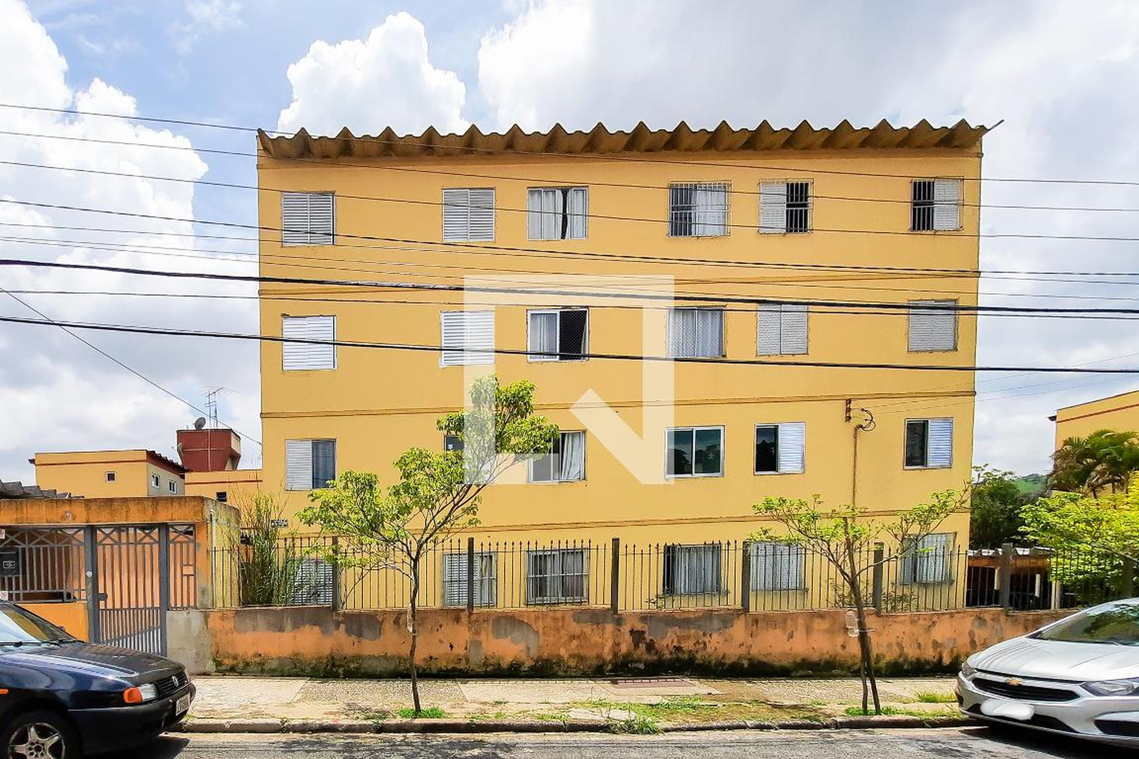 Fachada do Condomínio Condomínio em Rua Júlio Battistini, 51