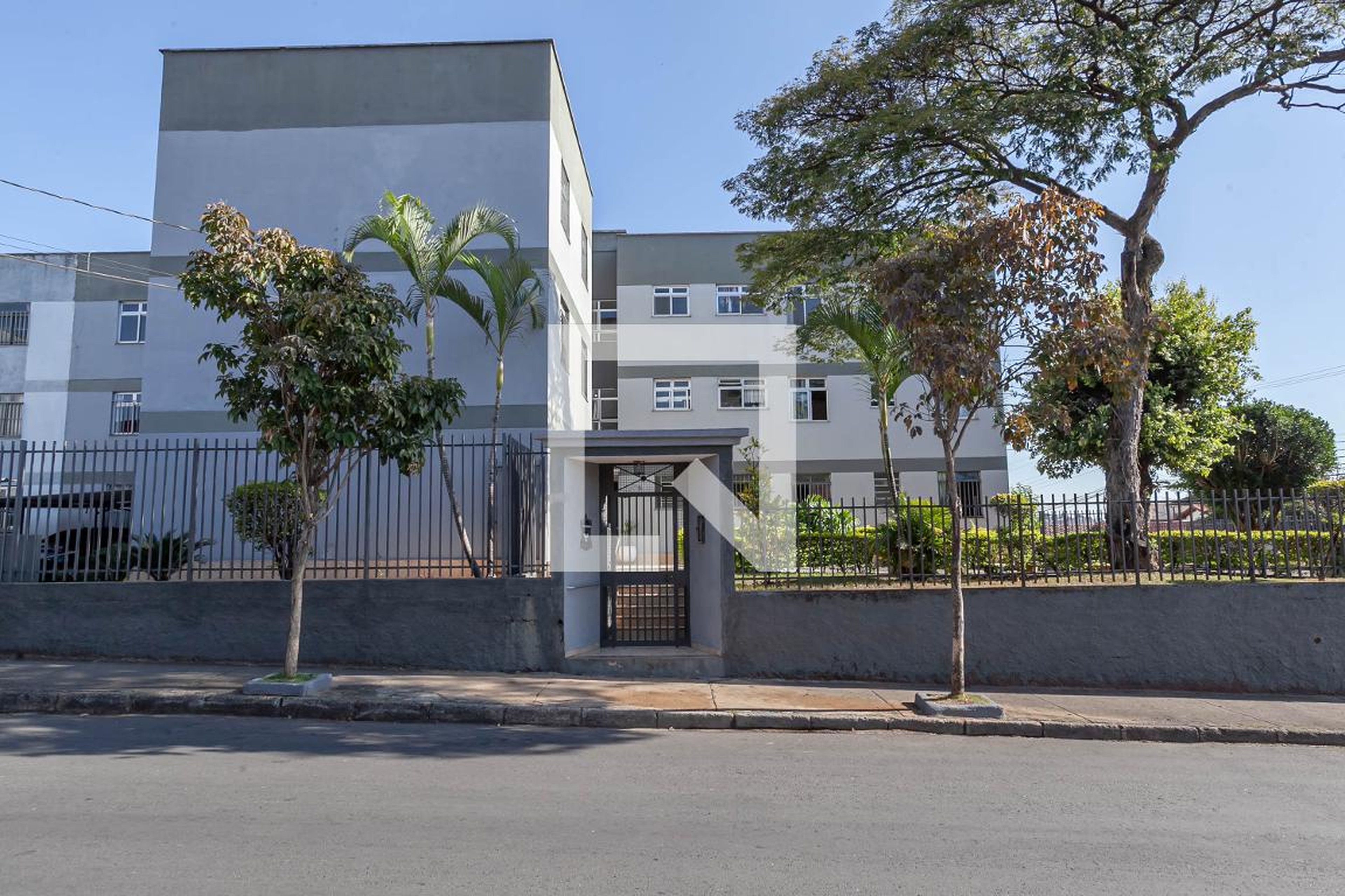 Fachada Condomínio em Rua Marianita, 255