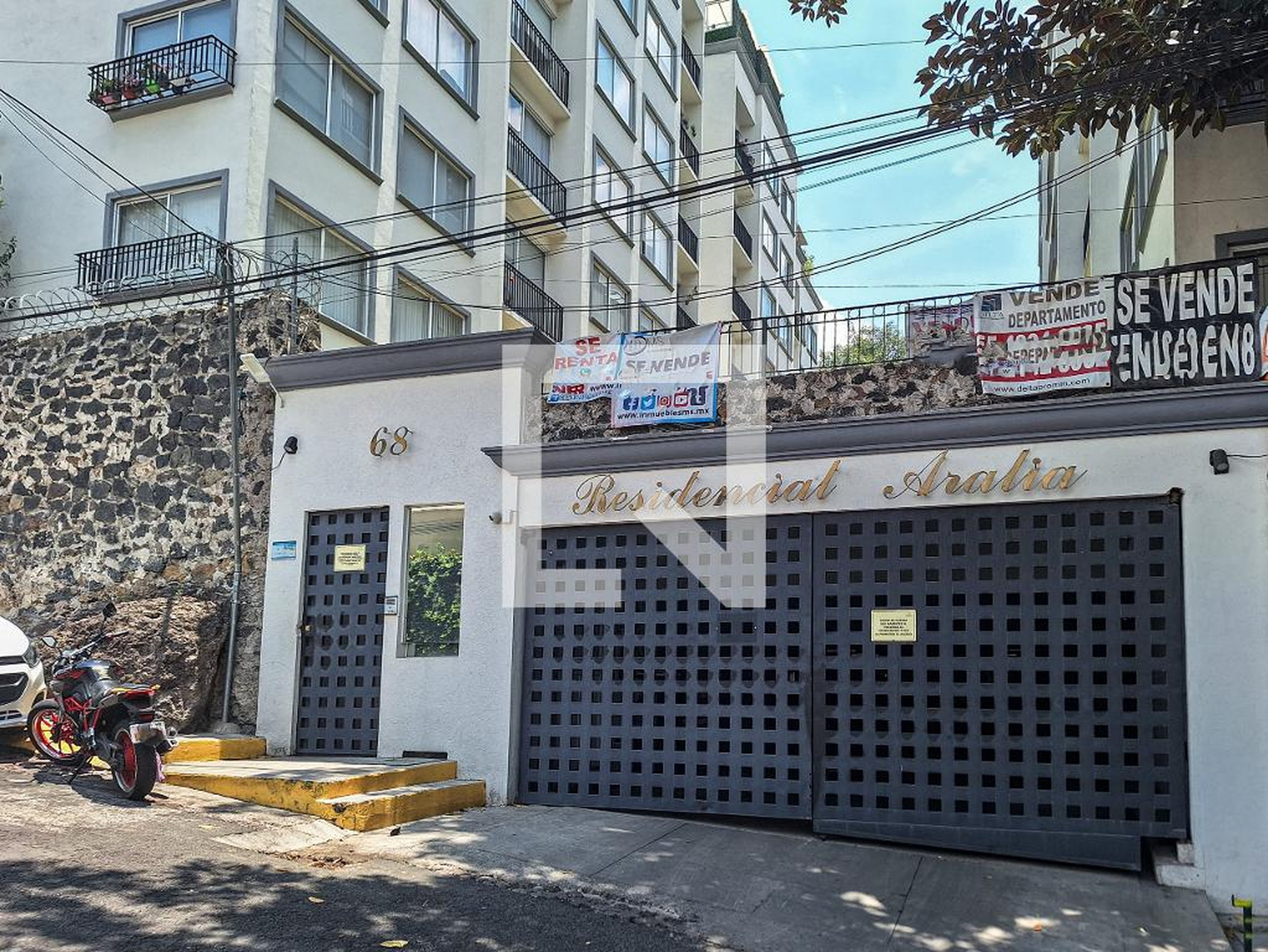 Fachada Residencial Aralia 68