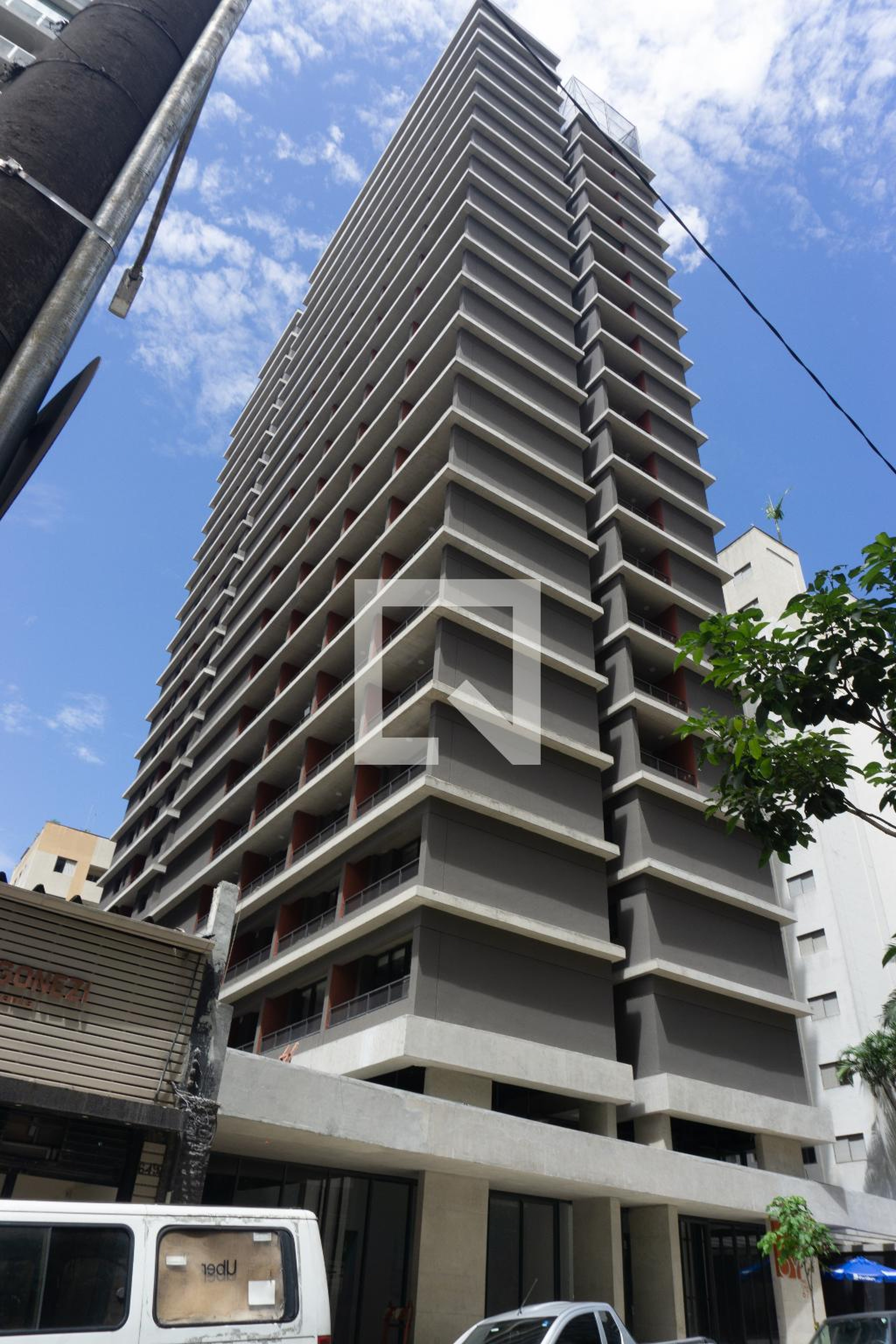 Fachada Condomínio em Rua Frei Caneca, 651
