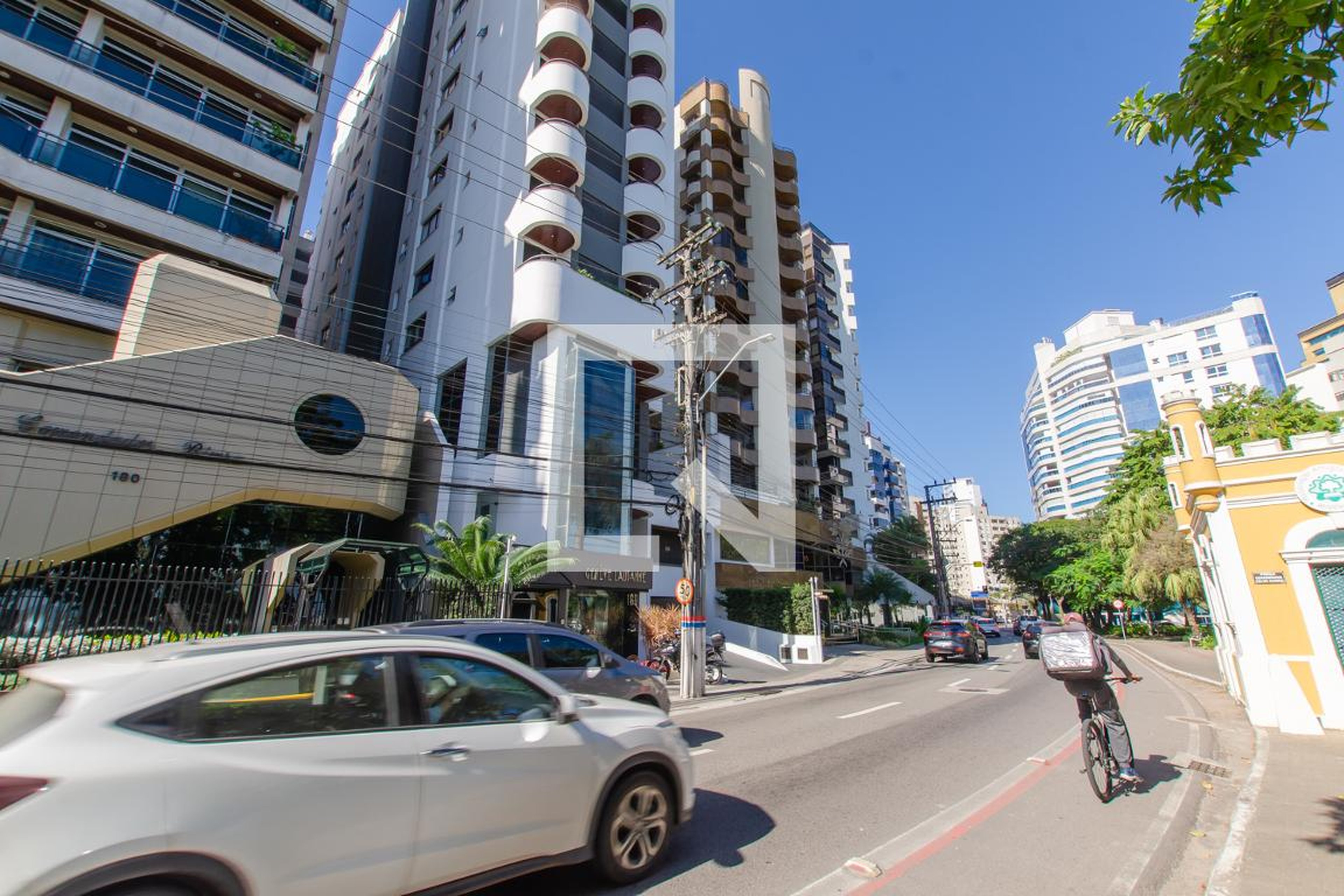 Fachada Condomínio Geneve Lausanne